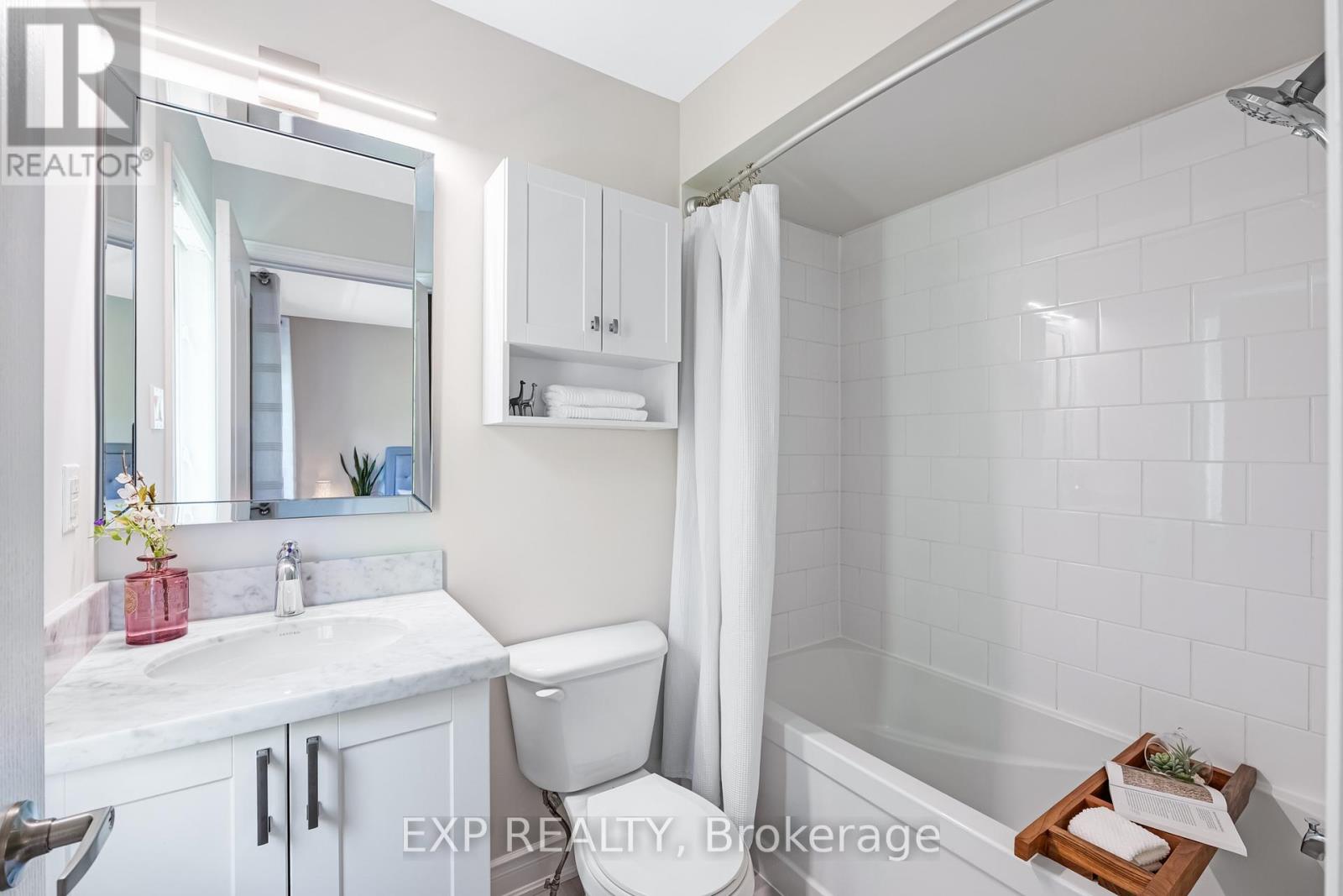 776 Harry Syratt Avenue, Newmarket, Ontario  L3X 0A3 - Photo 28 - N12471333