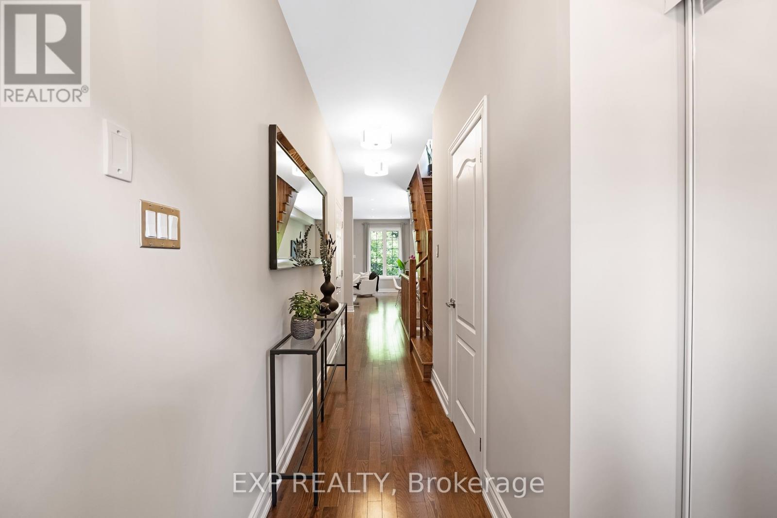 776 Harry Syratt Avenue, Newmarket, Ontario  L3X 0A3 - Photo 5 - N12471333