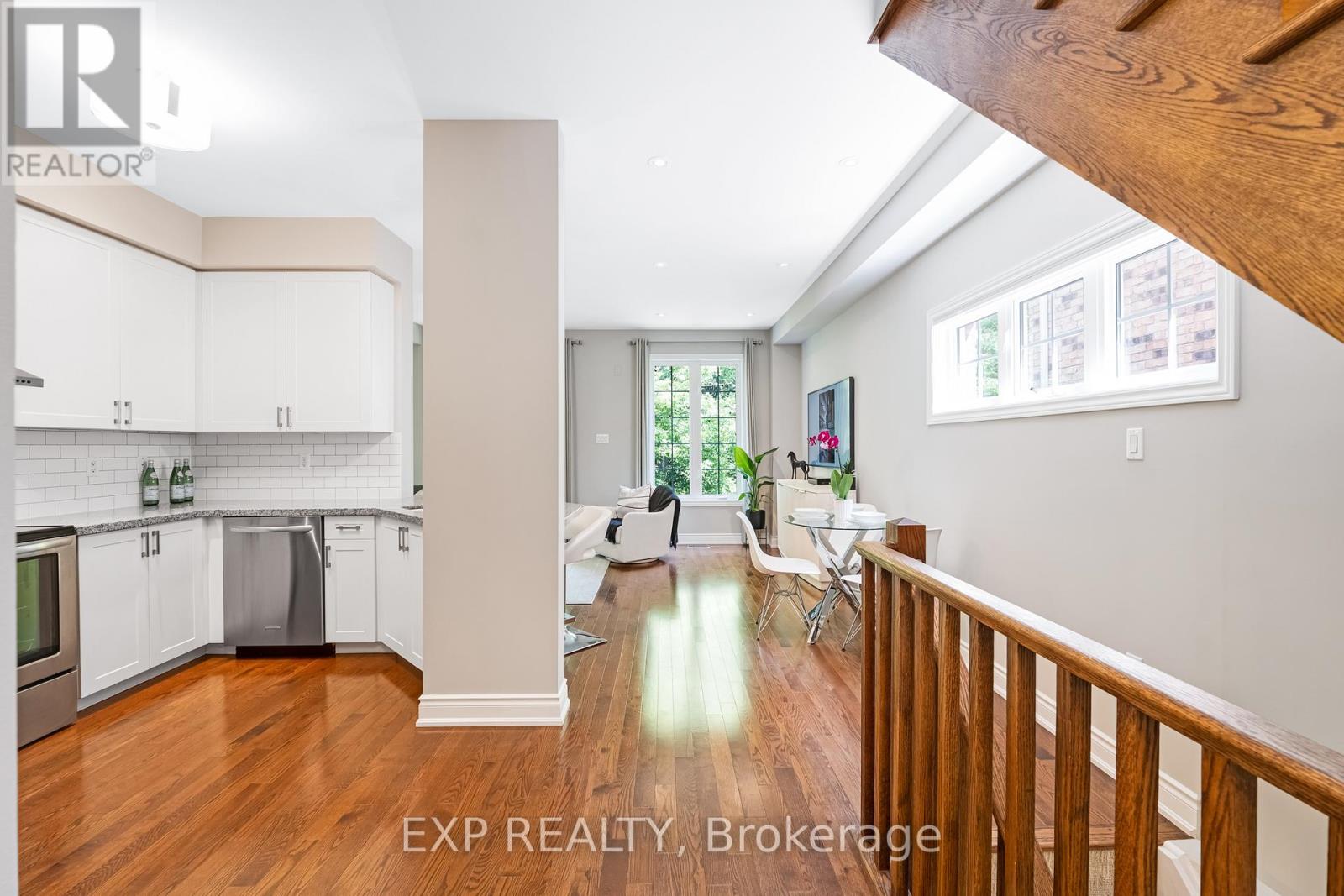 776 Harry Syratt Avenue, Newmarket, Ontario  L3X 0A3 - Photo 6 - N12471333