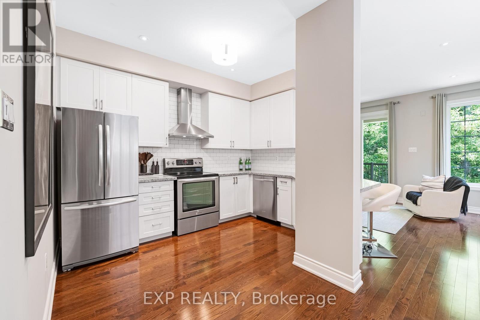 776 Harry Syratt Avenue, Newmarket, Ontario  L3X 0A3 - Photo 7 - N12471333