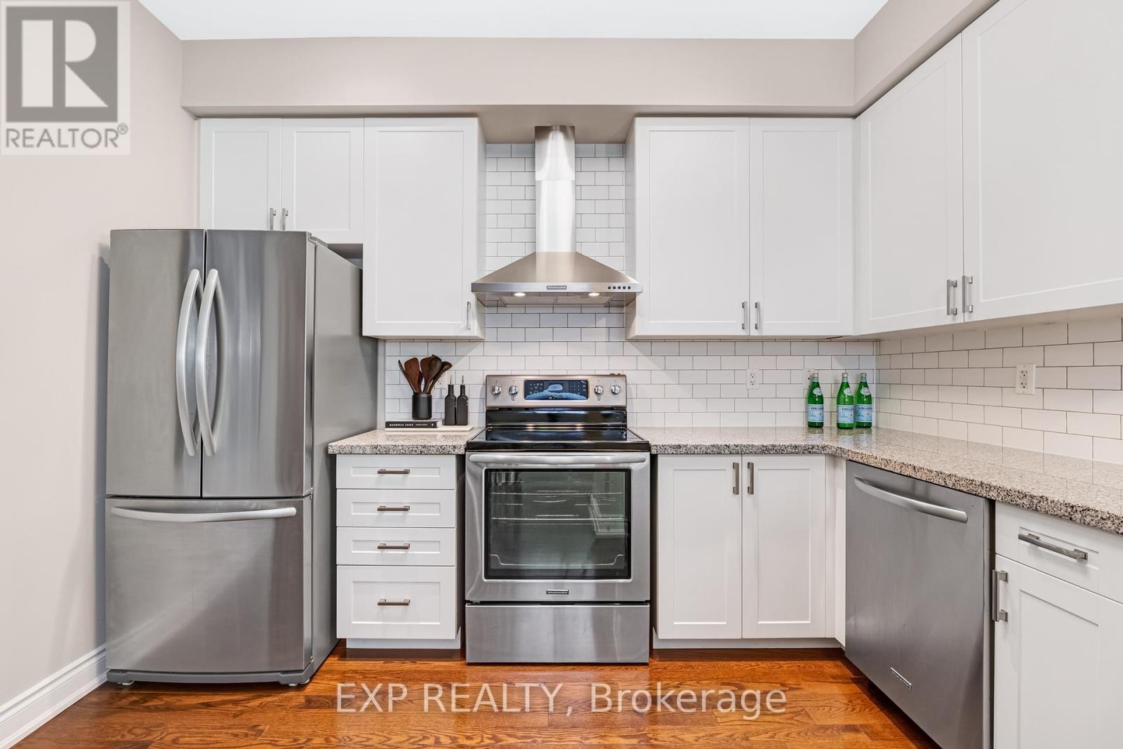 776 Harry Syratt Avenue, Newmarket, Ontario  L3X 0A3 - Photo 8 - N12471333