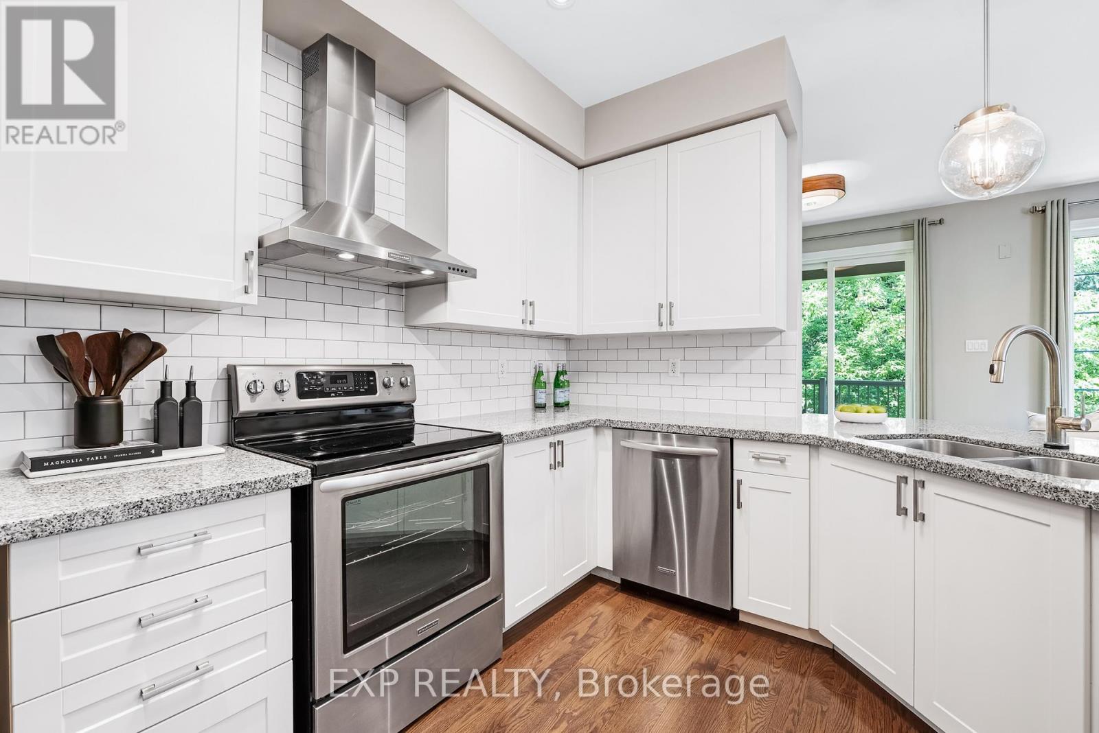 776 Harry Syratt Avenue, Newmarket, Ontario  L3X 0A3 - Photo 9 - N12471333