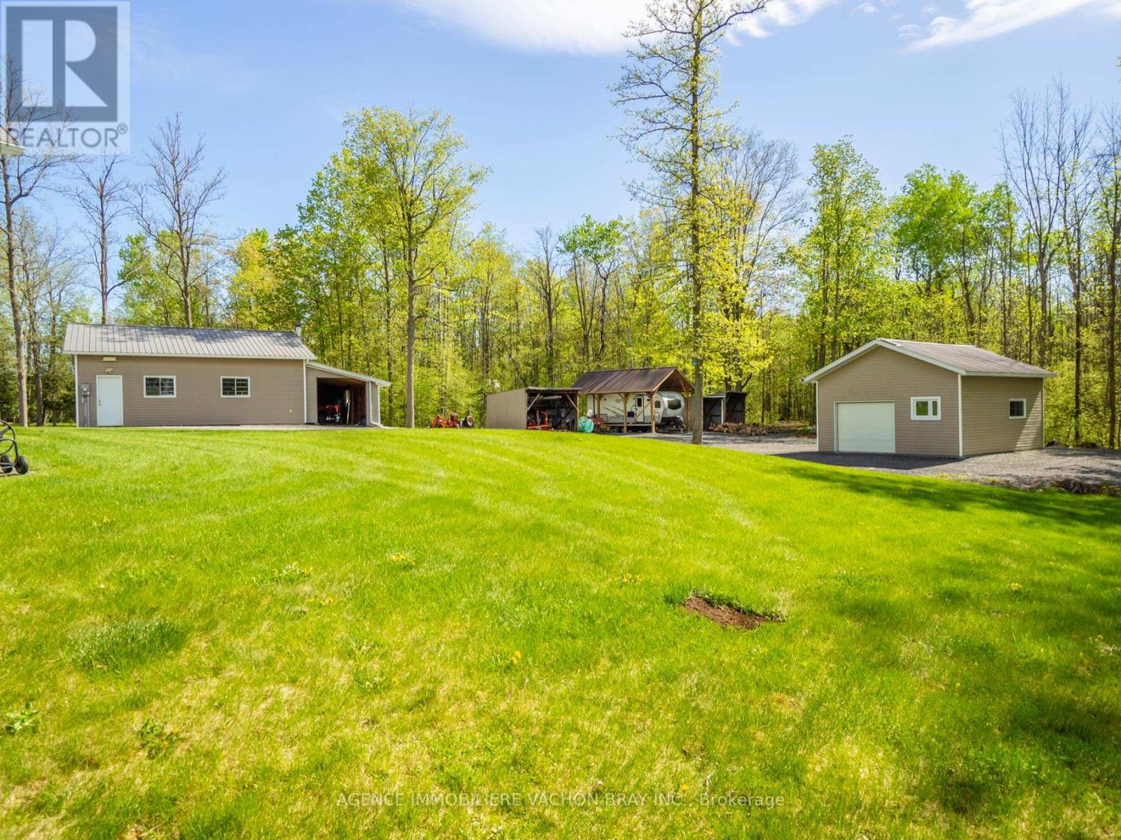 18668 Concession 2 Road, North Glengarry, Ontario  K0C 1B0 - Photo 34 - X12371696