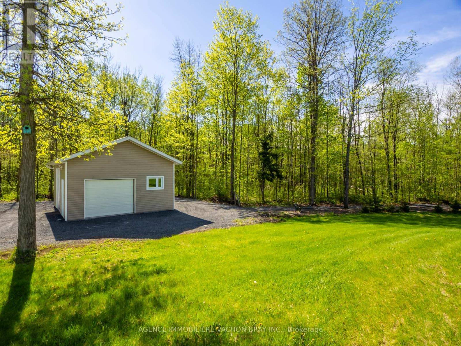 18668 Concession 2 Road, North Glengarry, Ontario  K0C 1B0 - Photo 31 - X12371696