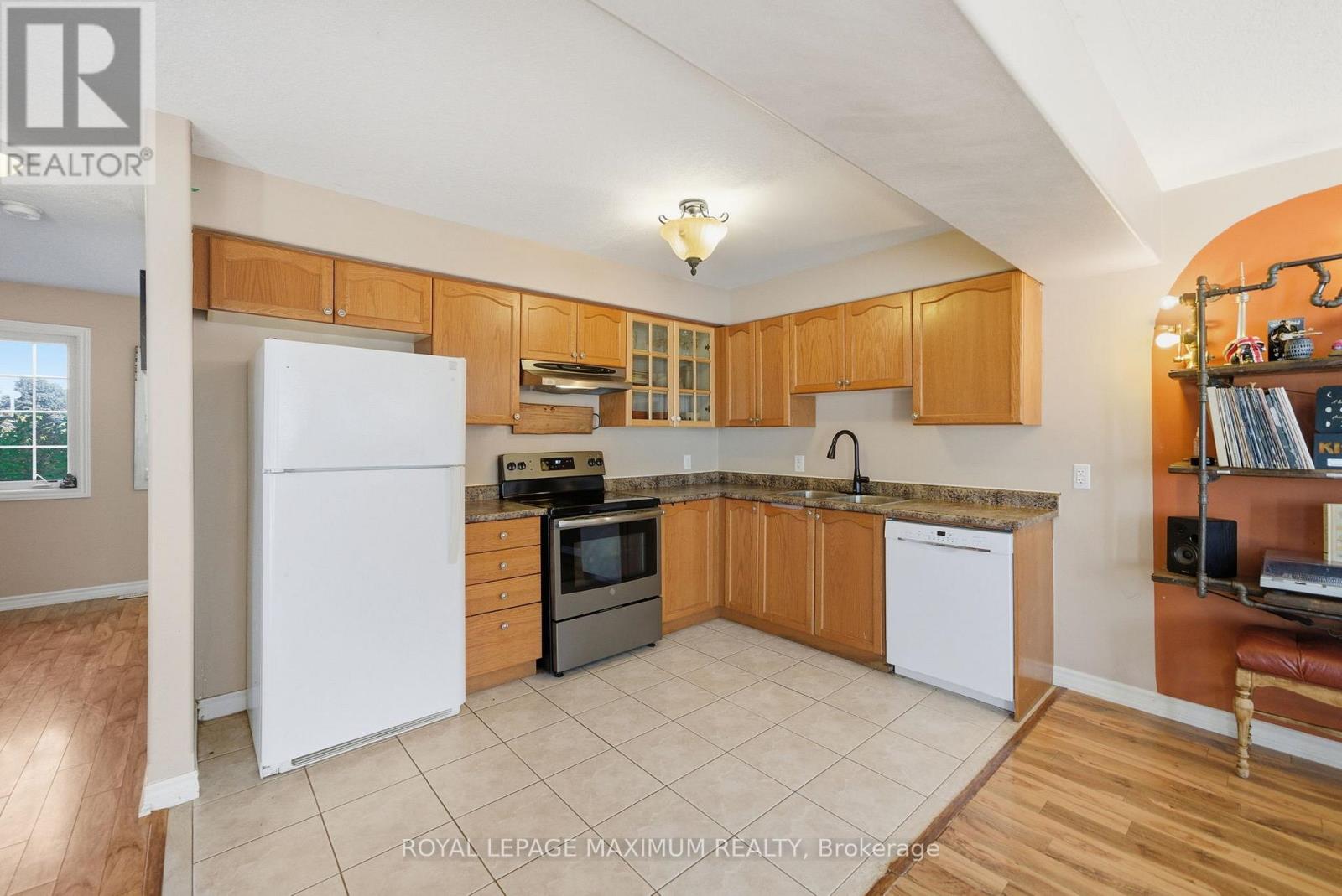12a Marsellus Drive, Barrie, Ontario  L4N 0Y4 - Photo 16 - S12471235
