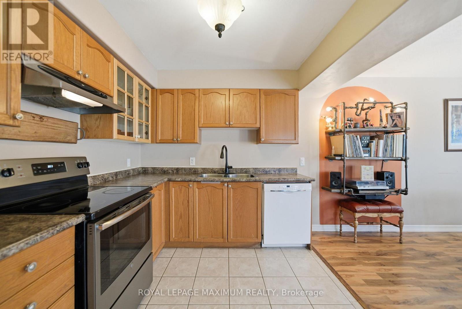 12a Marsellus Drive, Barrie, Ontario  L4N 0Y4 - Photo 17 - S12471235