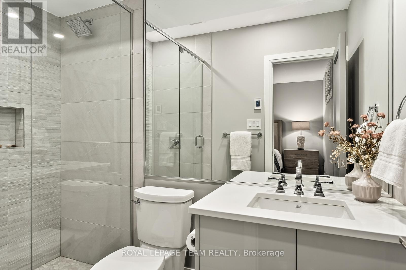 10 Leaver Avenue, Ottawa, Ontario  K2E 5P6 - Photo 23 - X12468814
