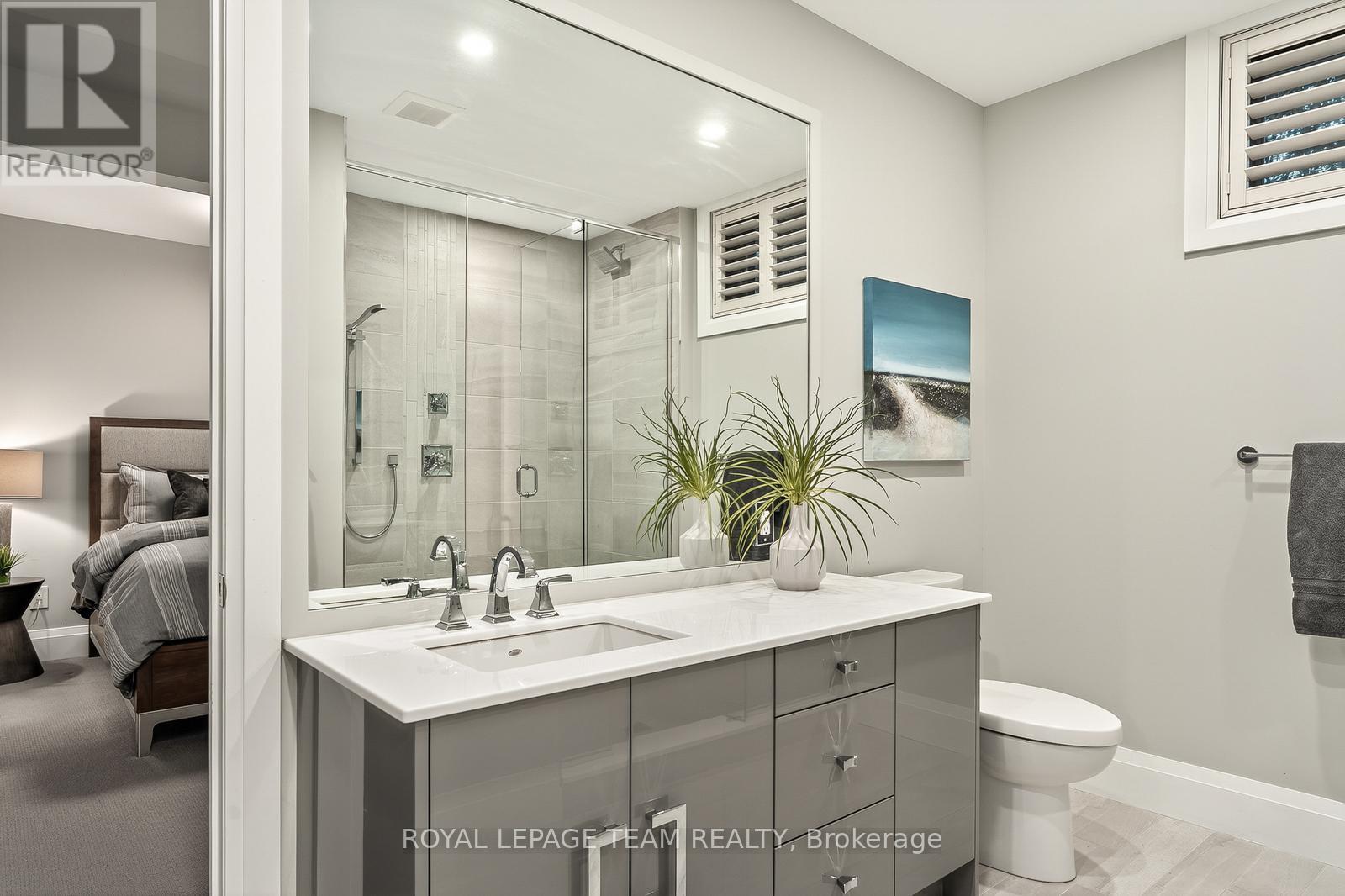 10 Leaver Avenue, Ottawa, Ontario  K2E 5P6 - Photo 25 - X12468814