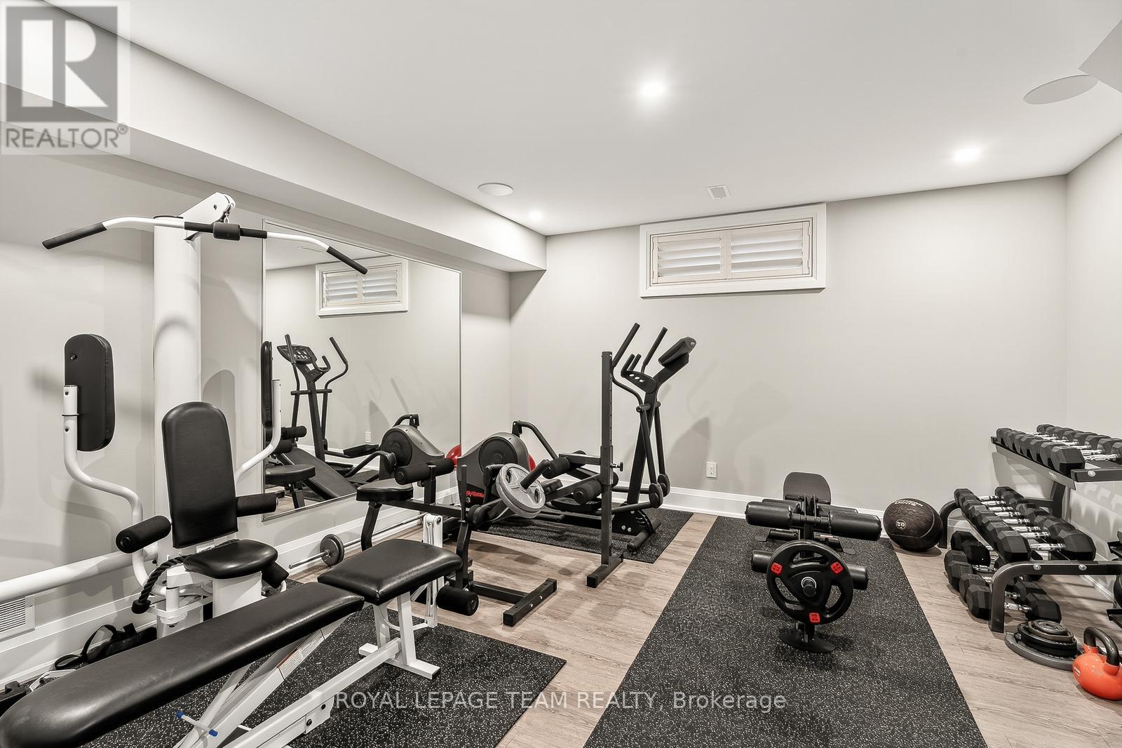 10 Leaver Avenue, Ottawa, Ontario  K2E 5P6 - Photo 30 - X12468814