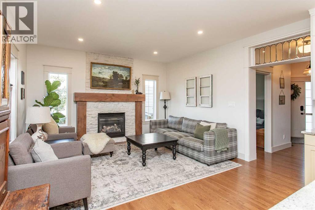 32 Carter Close, Red Deer, Alberta  T4P 0G5 - Photo 4 - A2253653