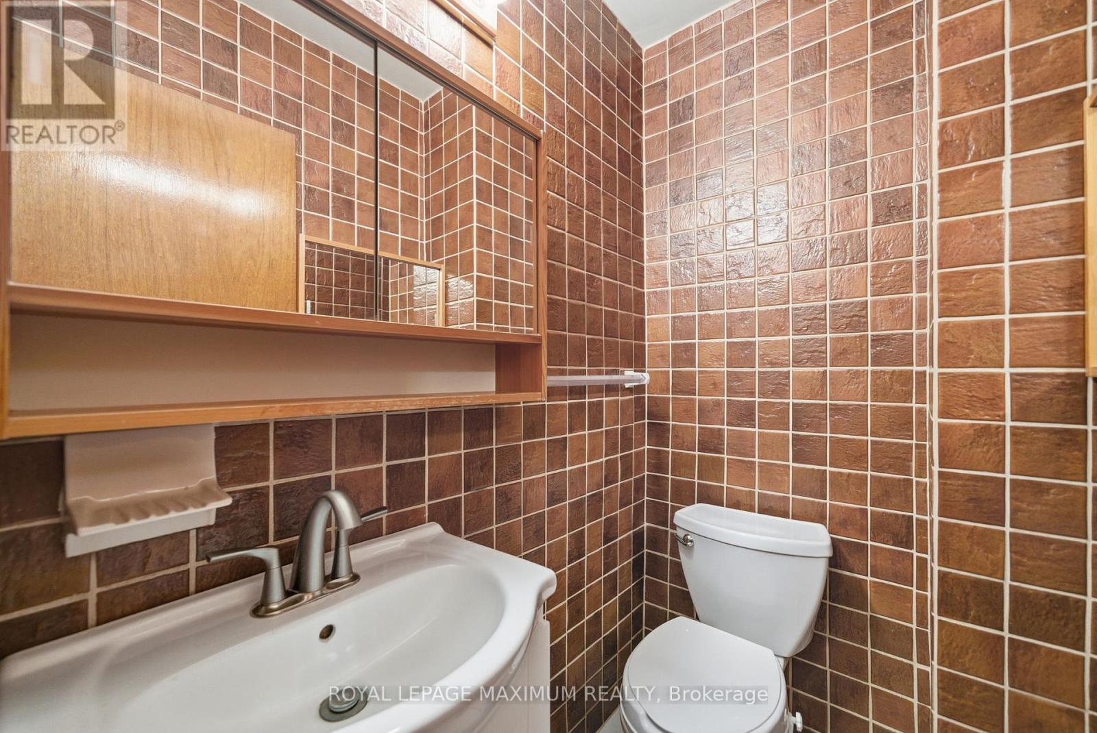 1 Riverton Drive, Toronto, Ontario  M9L 2N8 - Photo 12 - W12471189
