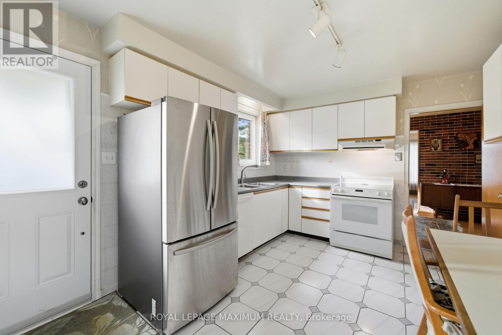 1 Riverton Drive, Toronto, Ontario  M9L 2N8 - Photo 17 - W12471189
