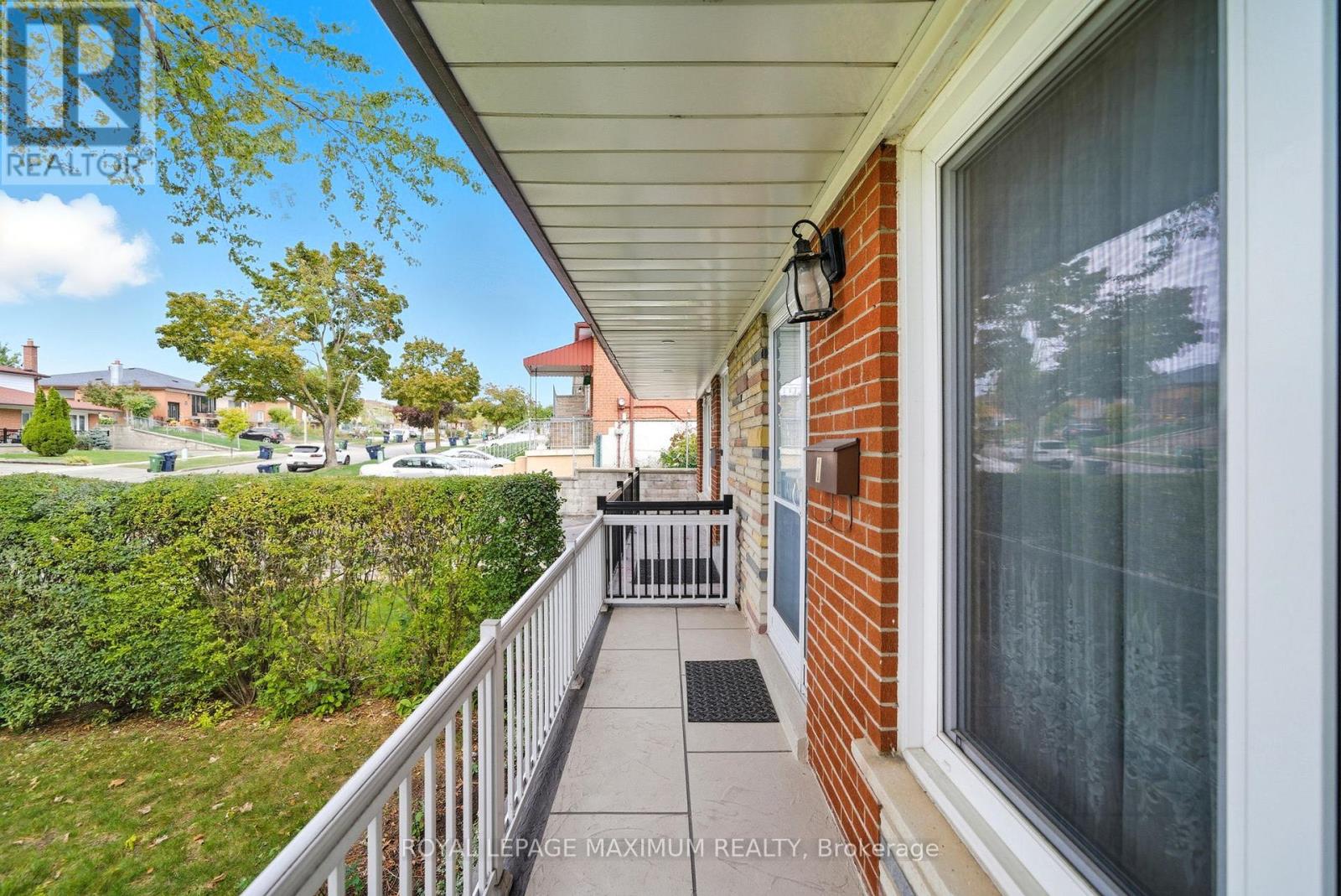 1 Riverton Drive, Toronto, Ontario  M9L 2N8 - Photo 4 - W12471189