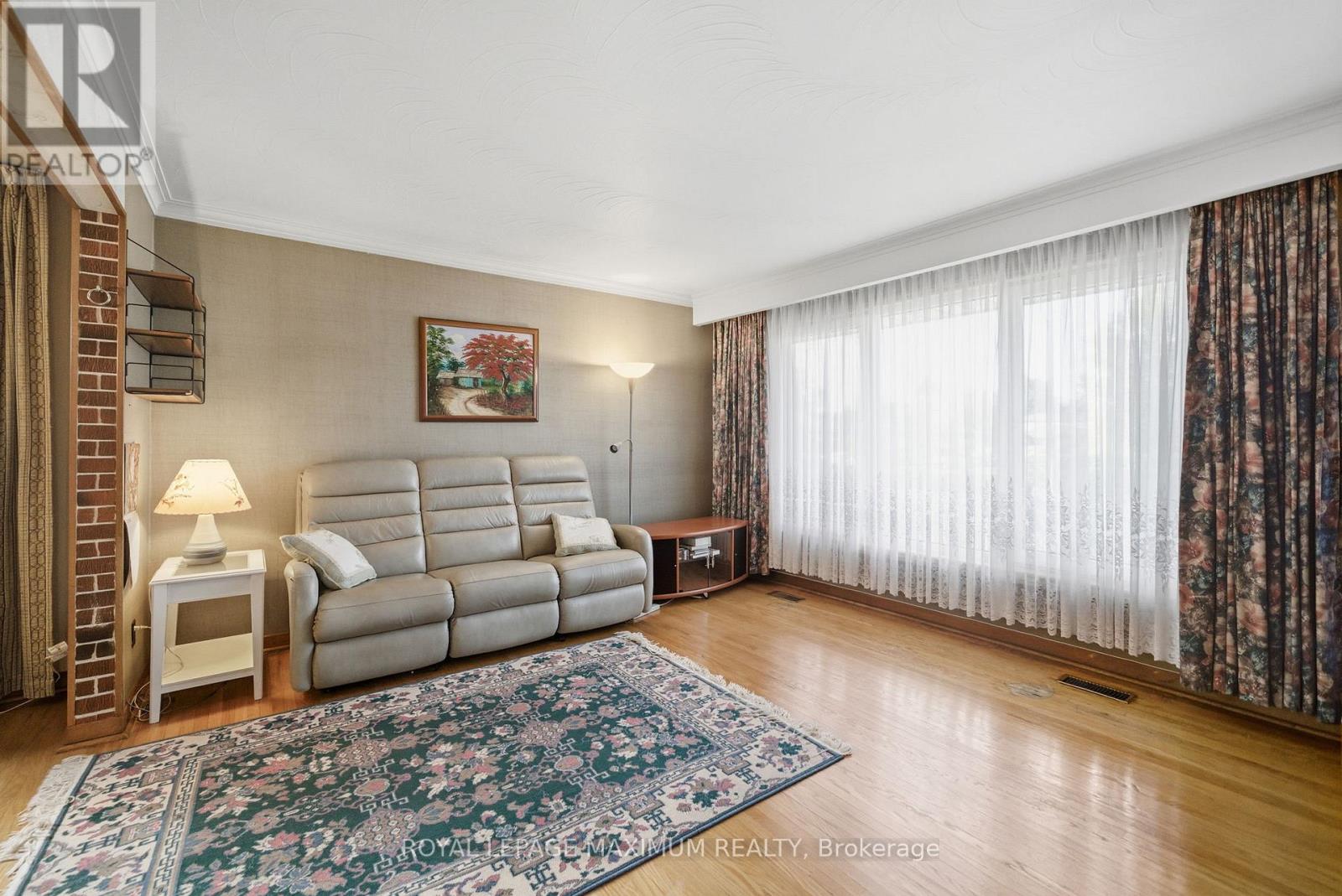 1 Riverton Drive, Toronto, Ontario  M9L 2N8 - Photo 6 - W12471189