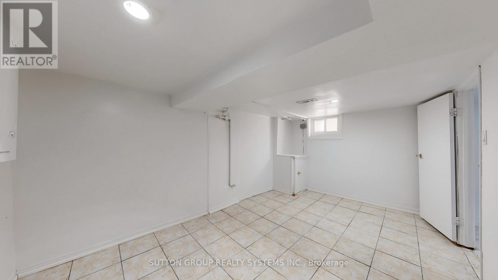 128 Northland Avenue, Toronto, Ontario  M6N 2E2 - Photo 22 - W12471197