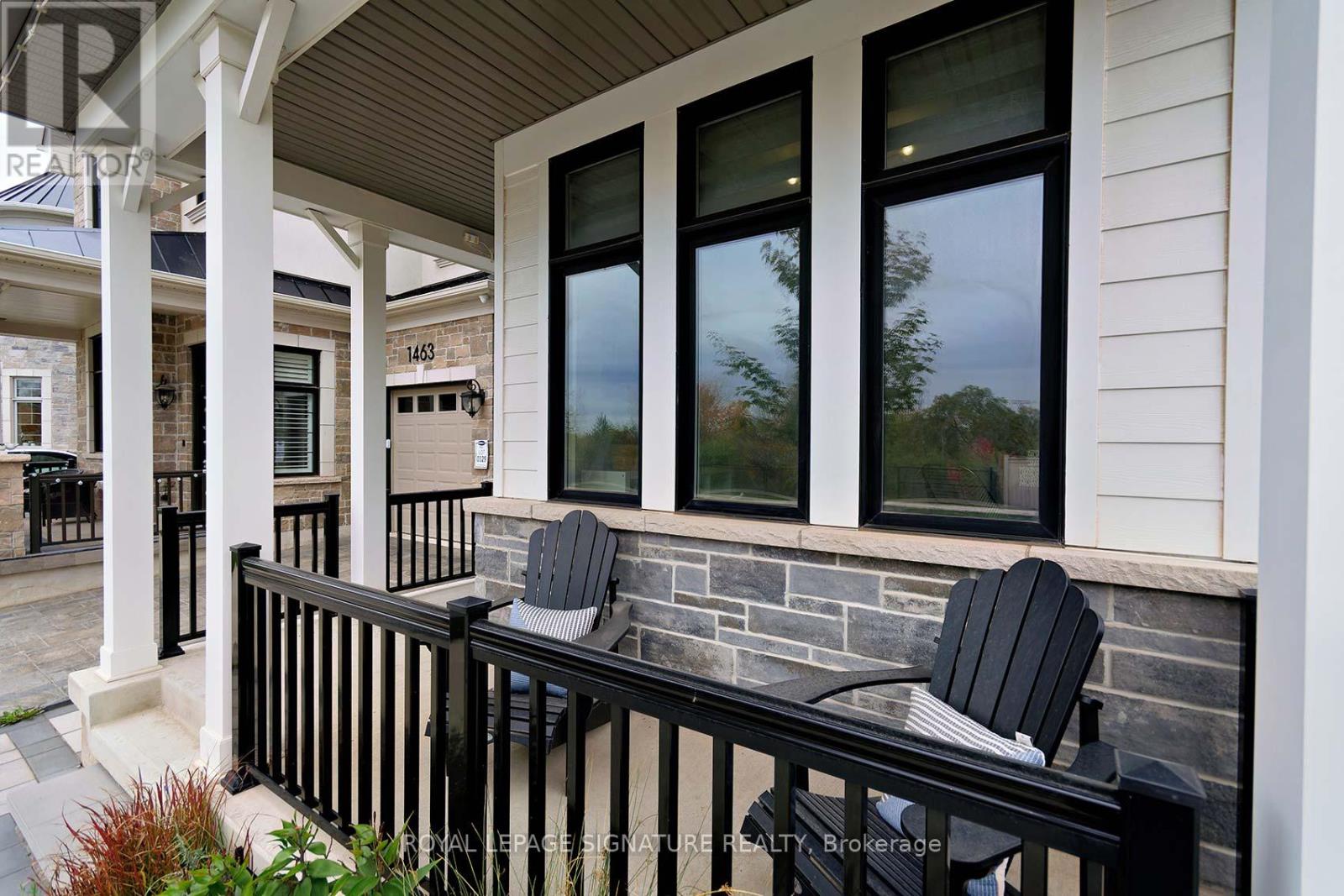 1467 Lakeport Crescent, Oakville, Ontario  L6H 3S1 - Photo 2 - W12471203