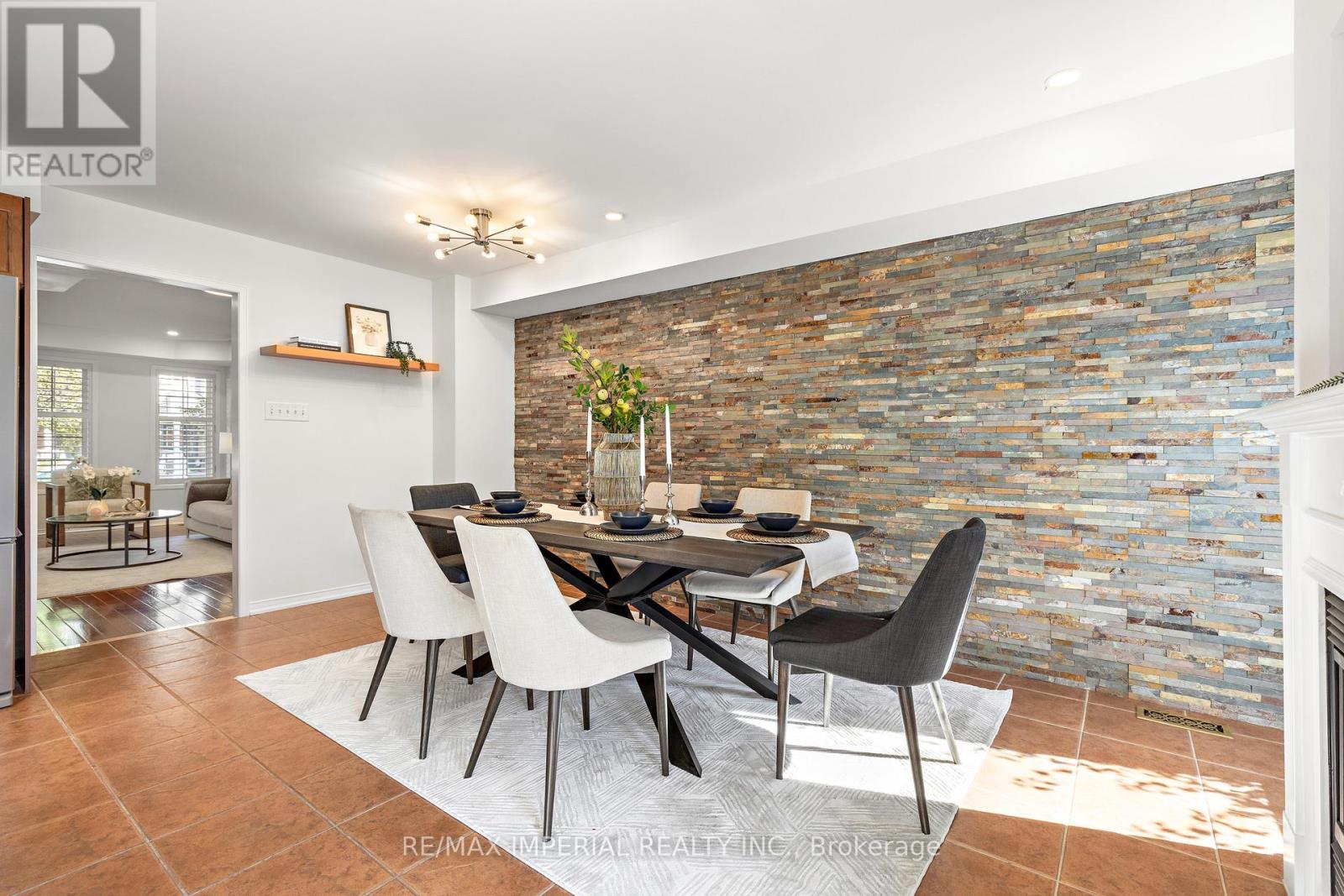 94 Littlewood Drive, Oakville, Ontario  L6H 6V1 - Photo 11 - W12471206
