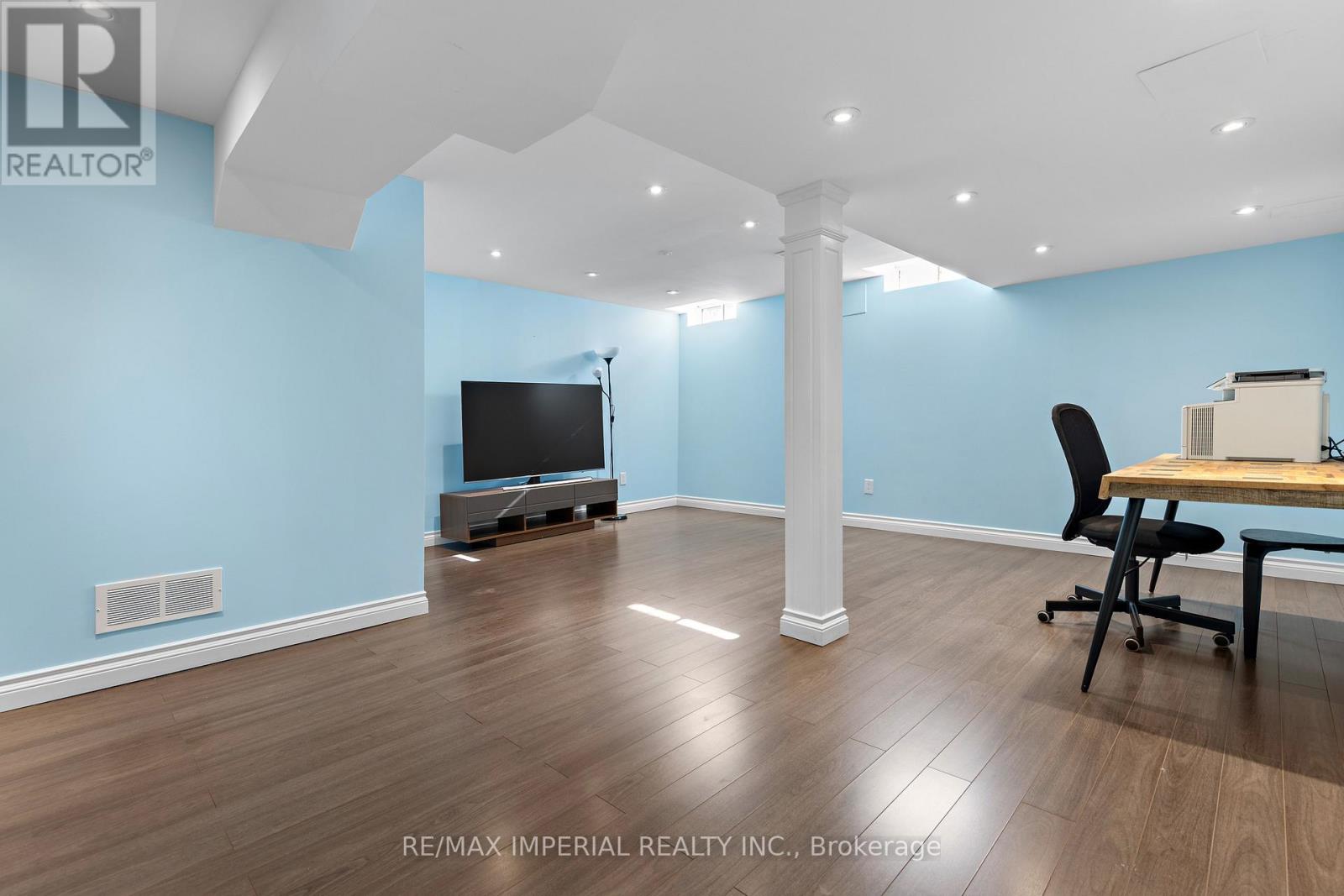 94 Littlewood Drive, Oakville, Ontario  L6H 6V1 - Photo 34 - W12471206