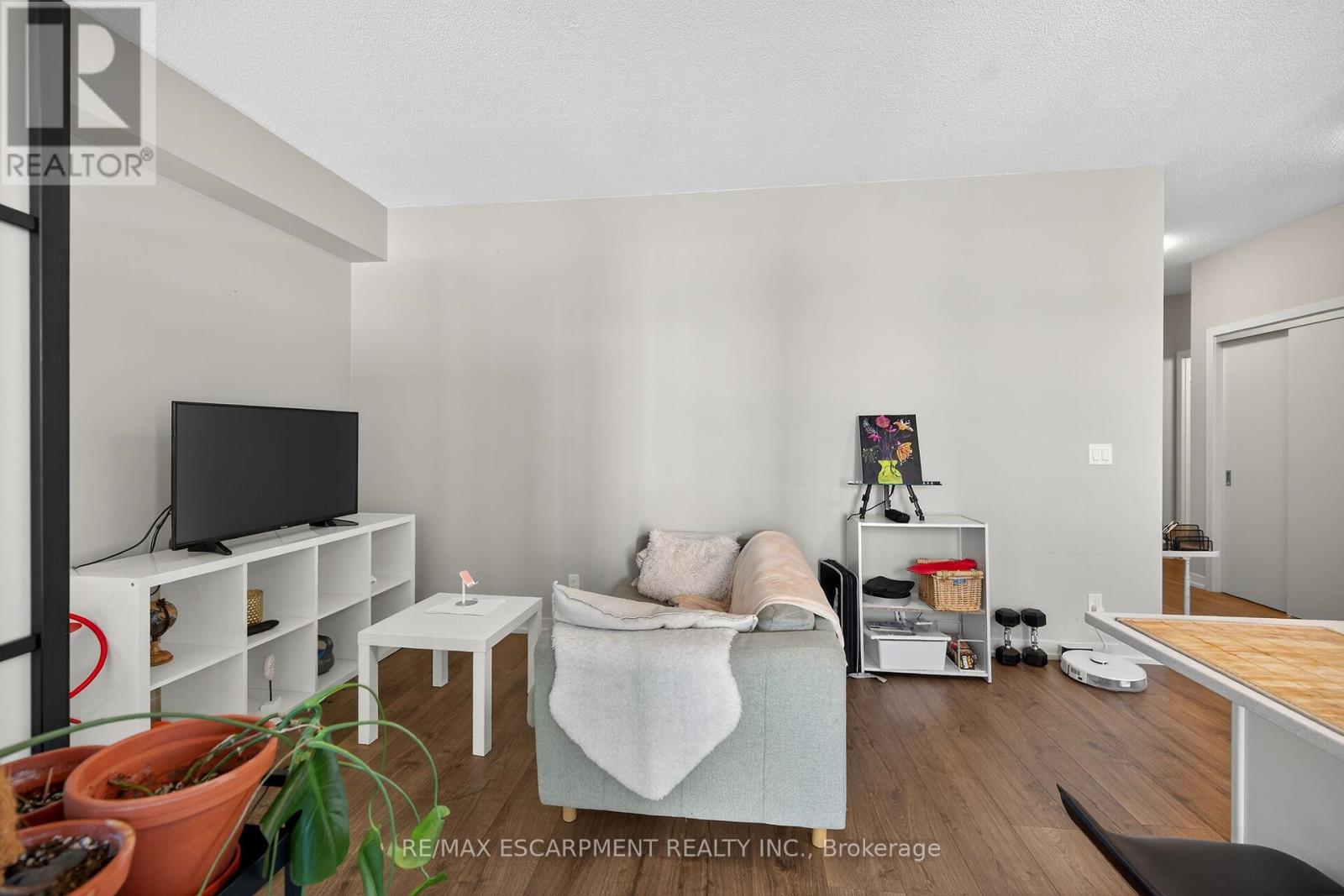 1302 - 2087 Fairview Street, Burlington, Ontario  L7R 0E5 - Photo 12 - W12471208
