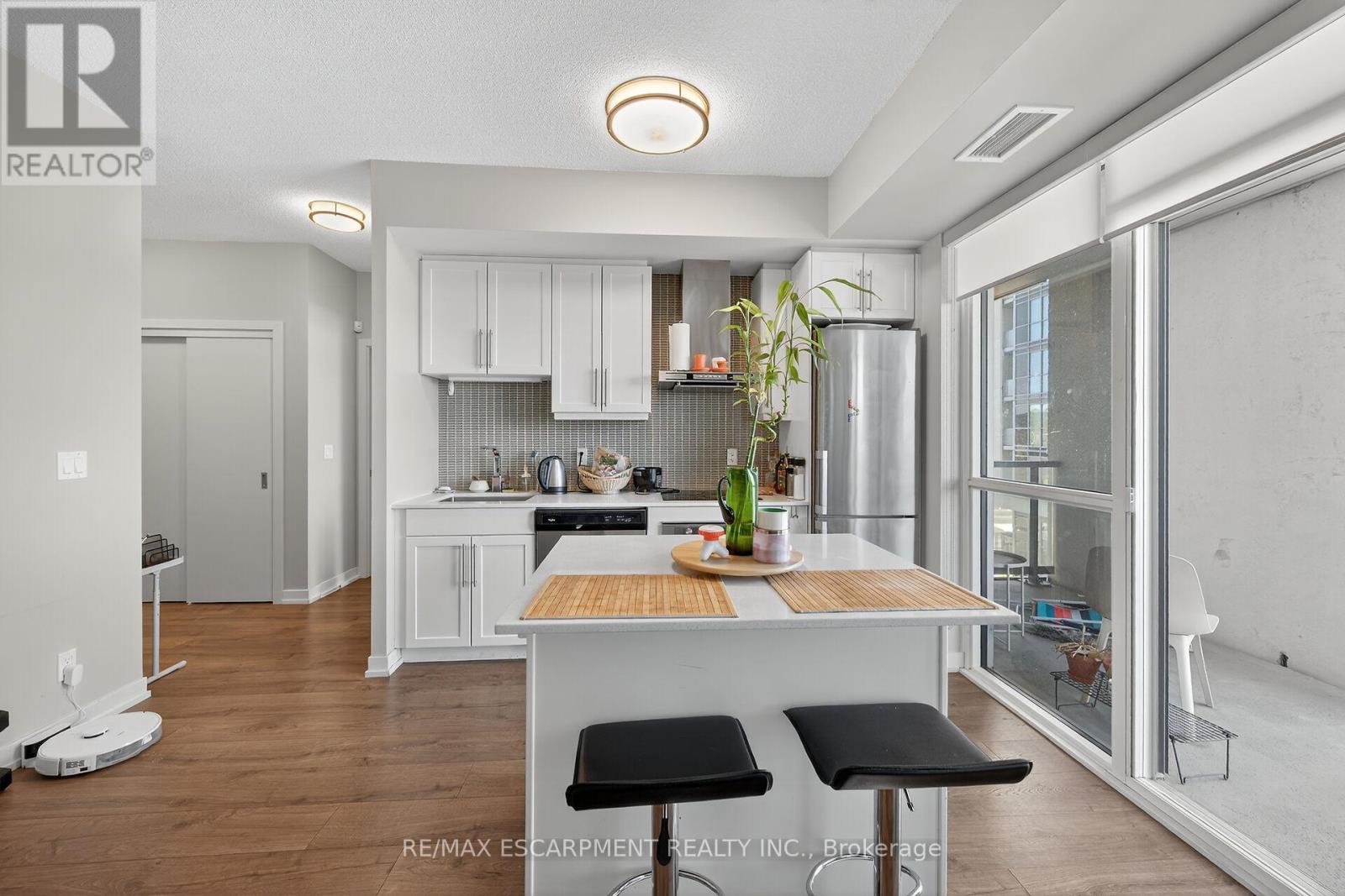 1302 - 2087 Fairview Street, Burlington, Ontario  L7R 0E5 - Photo 14 - W12471208