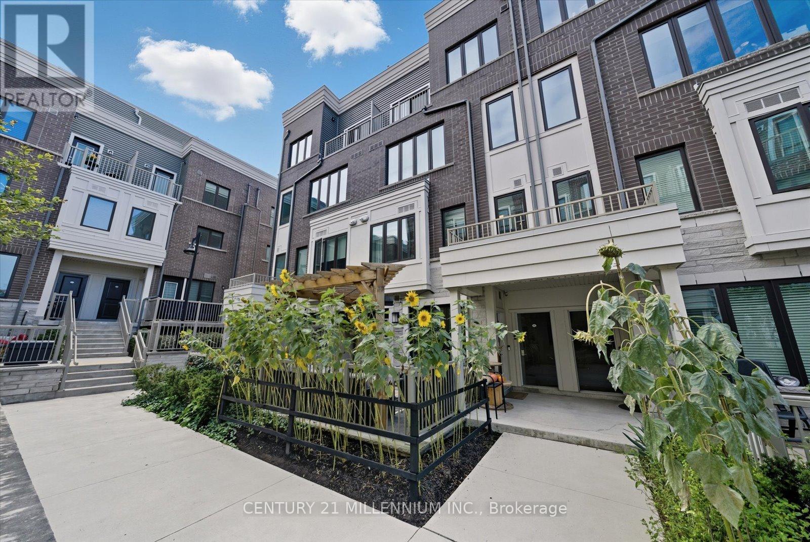 21 - 95 EASTWOOD PARK GARDENS, Toronto, Ontario