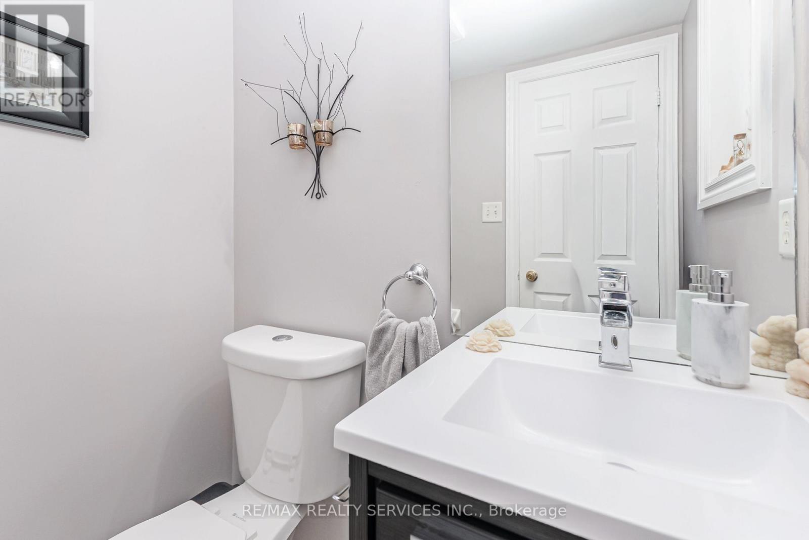 8 Ridgemore Crescent, Brampton, Ontario  L7A 2L6 - Photo 26 - W12471210