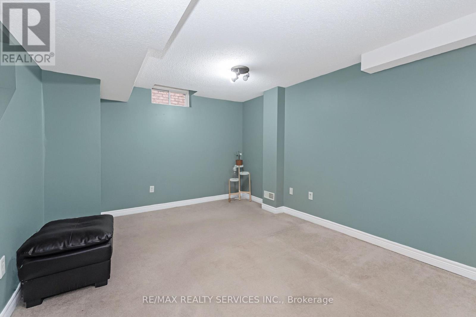 8 Ridgemore Crescent, Brampton, Ontario  L7A 2L6 - Photo 35 - W12471210