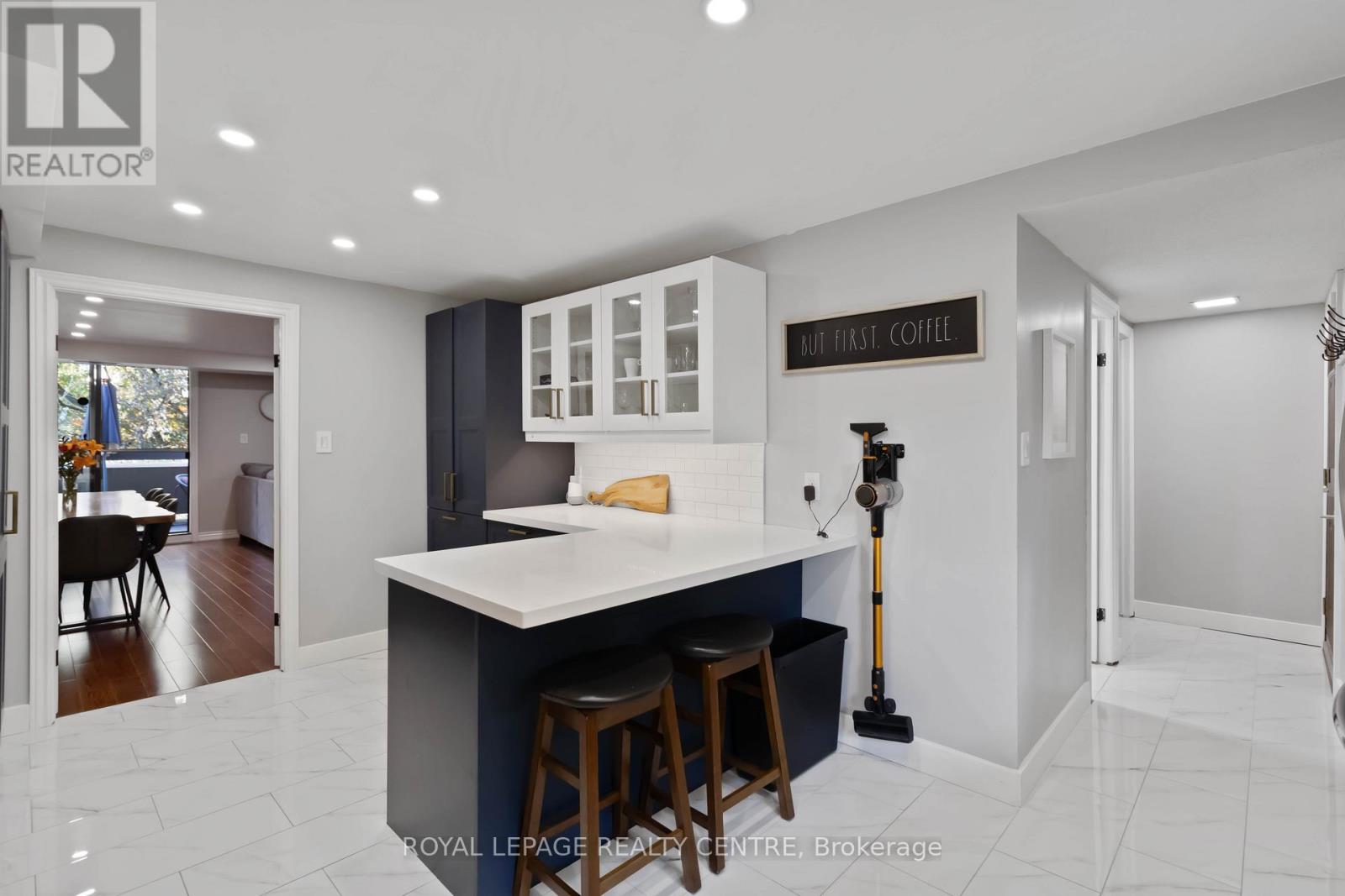 34 - 1330 Mississauga Valley Blvd Boulevard, Mississauga, Ontario  L5A 3T1 - Photo 10 - W12471220