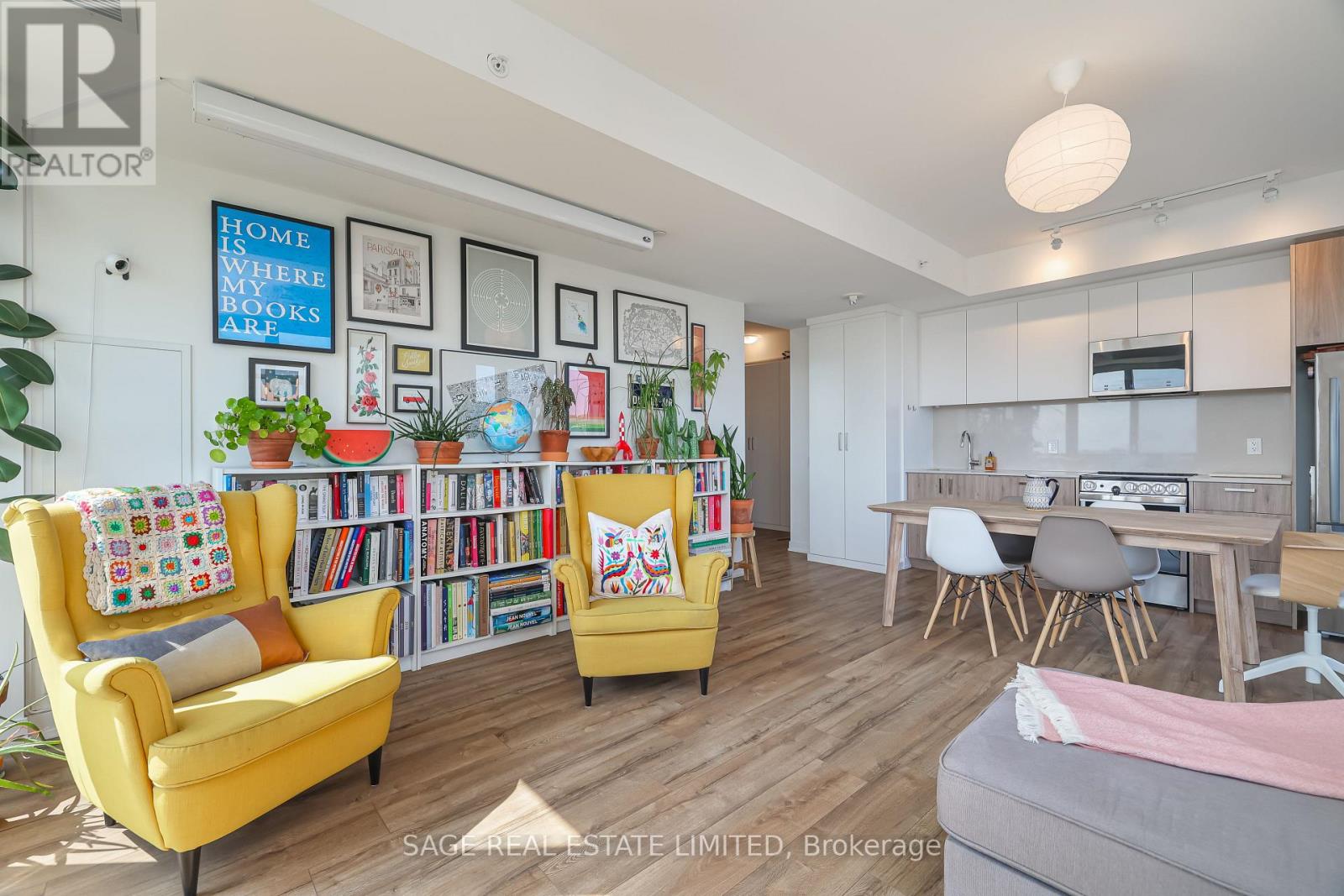 720 - 1787 St Clair Avenue, Toronto, Ontario  M6N 0B7 - Photo 11 - W12471221