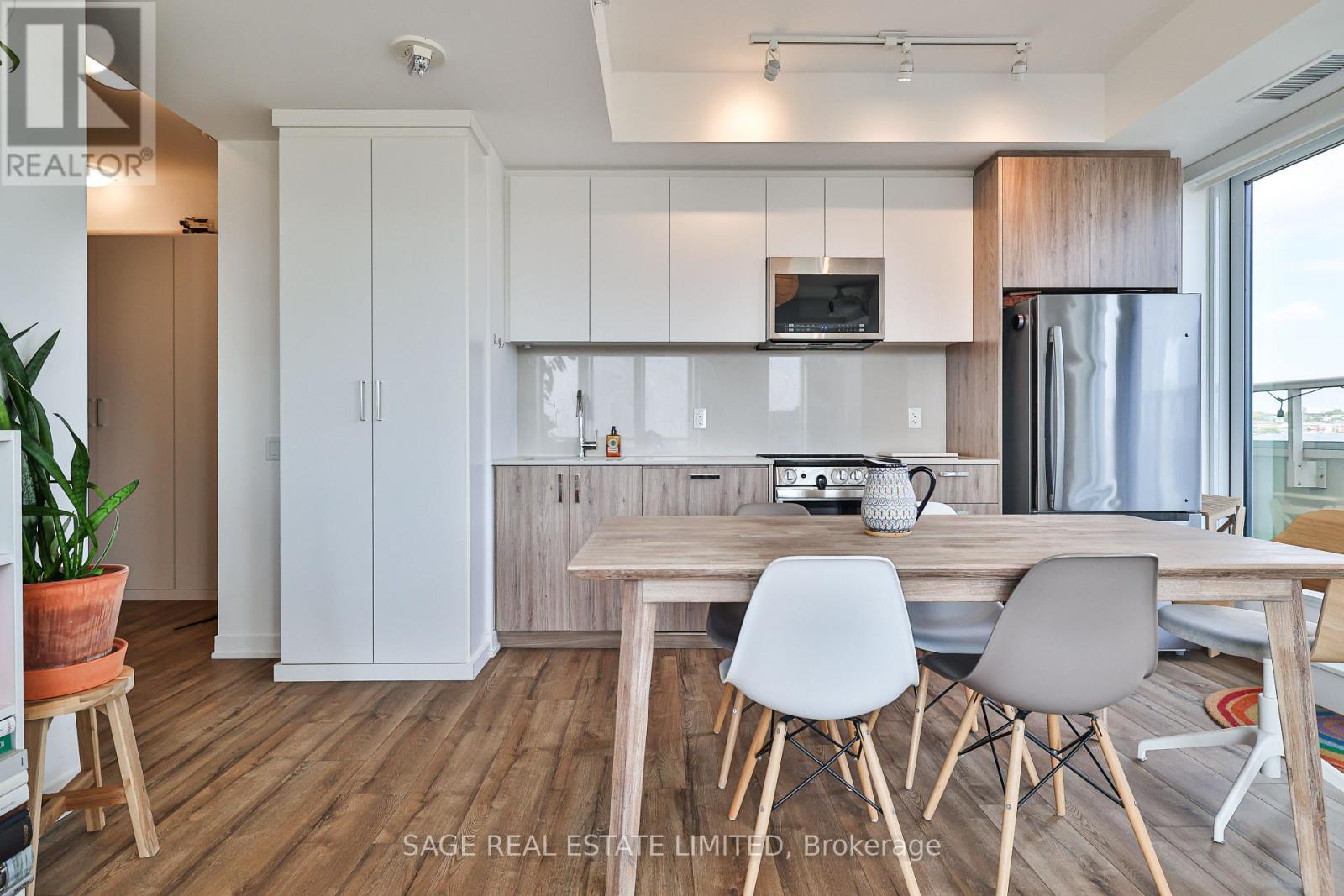 720 - 1787 St Clair Avenue, Toronto, Ontario  M6N 0B7 - Photo 15 - W12471221