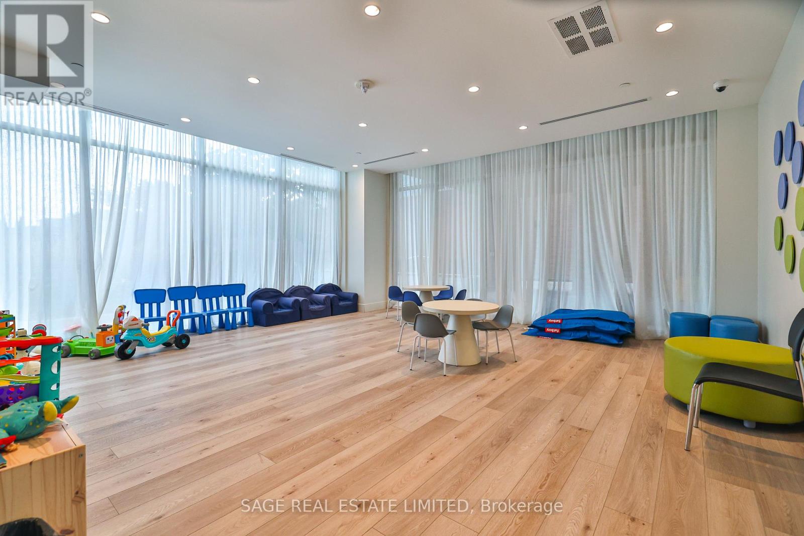 720 - 1787 St Clair Avenue, Toronto, Ontario  M6N 0B7 - Photo 33 - W12471221