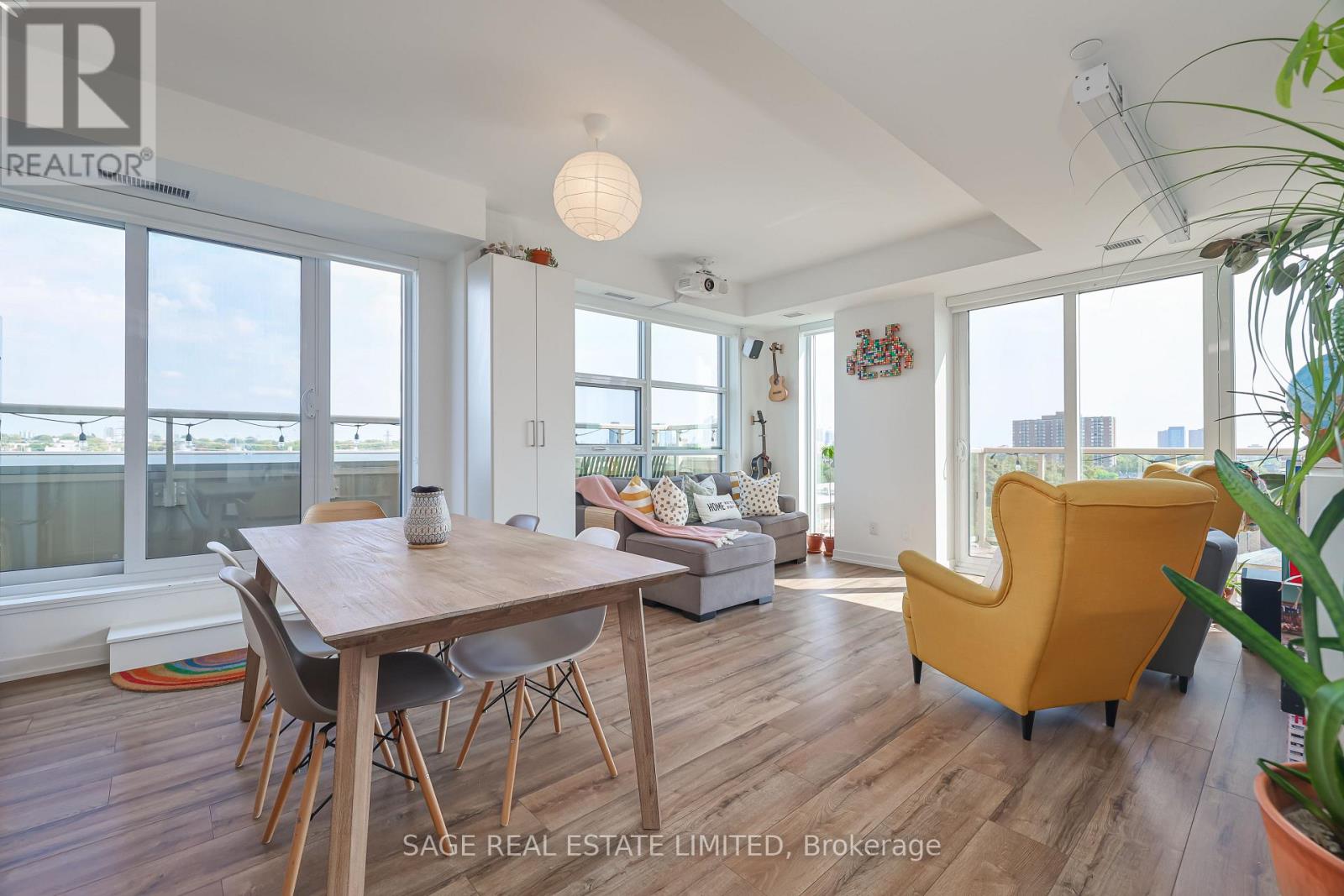720 - 1787 St Clair Avenue, Toronto, Ontario  M6N 0B7 - Photo 6 - W12471221