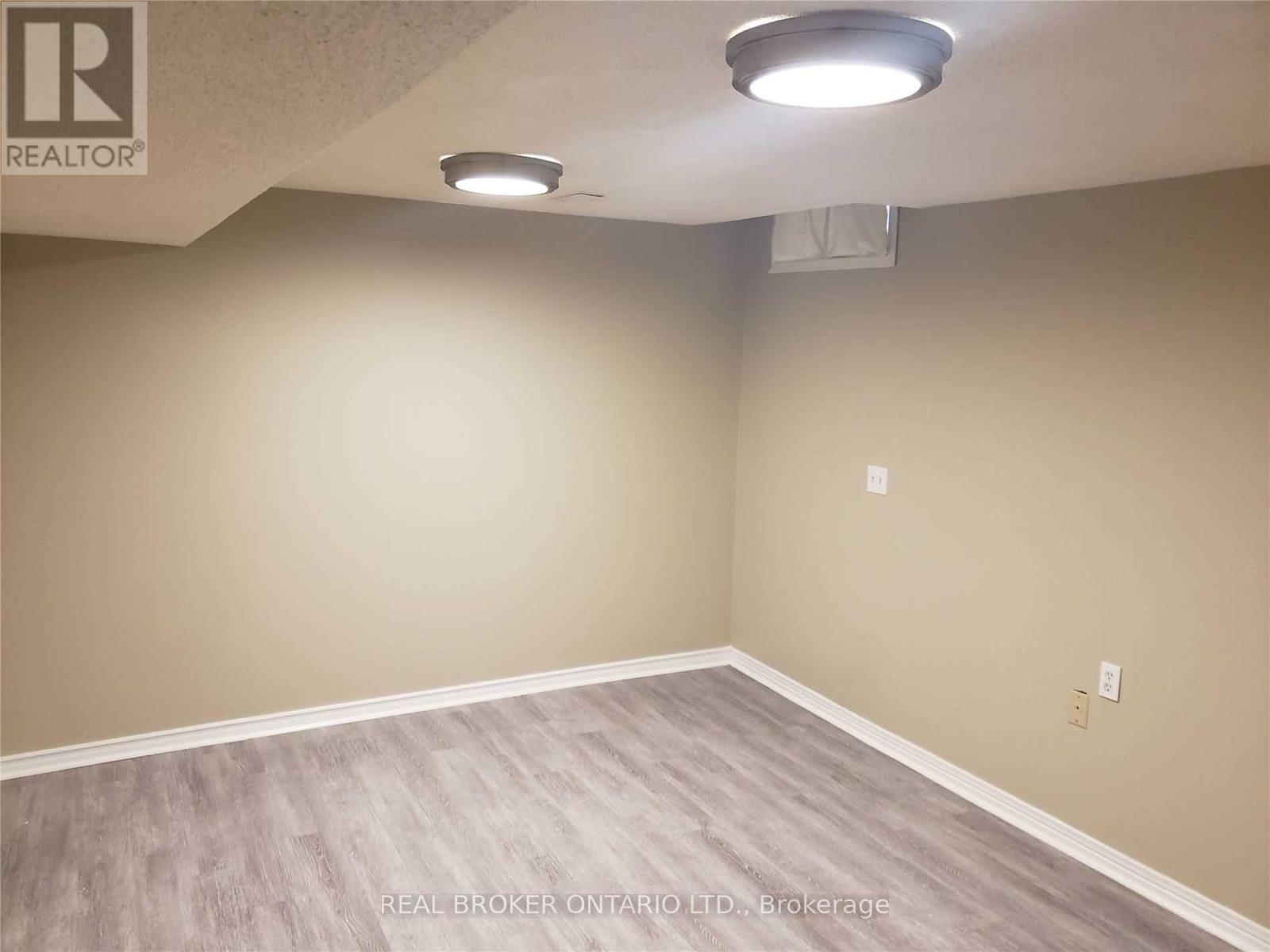 Lower - 4244 Starlight Crescent, Mississauga, Ontario  L4W 4R2 - Photo 9 - W12471226