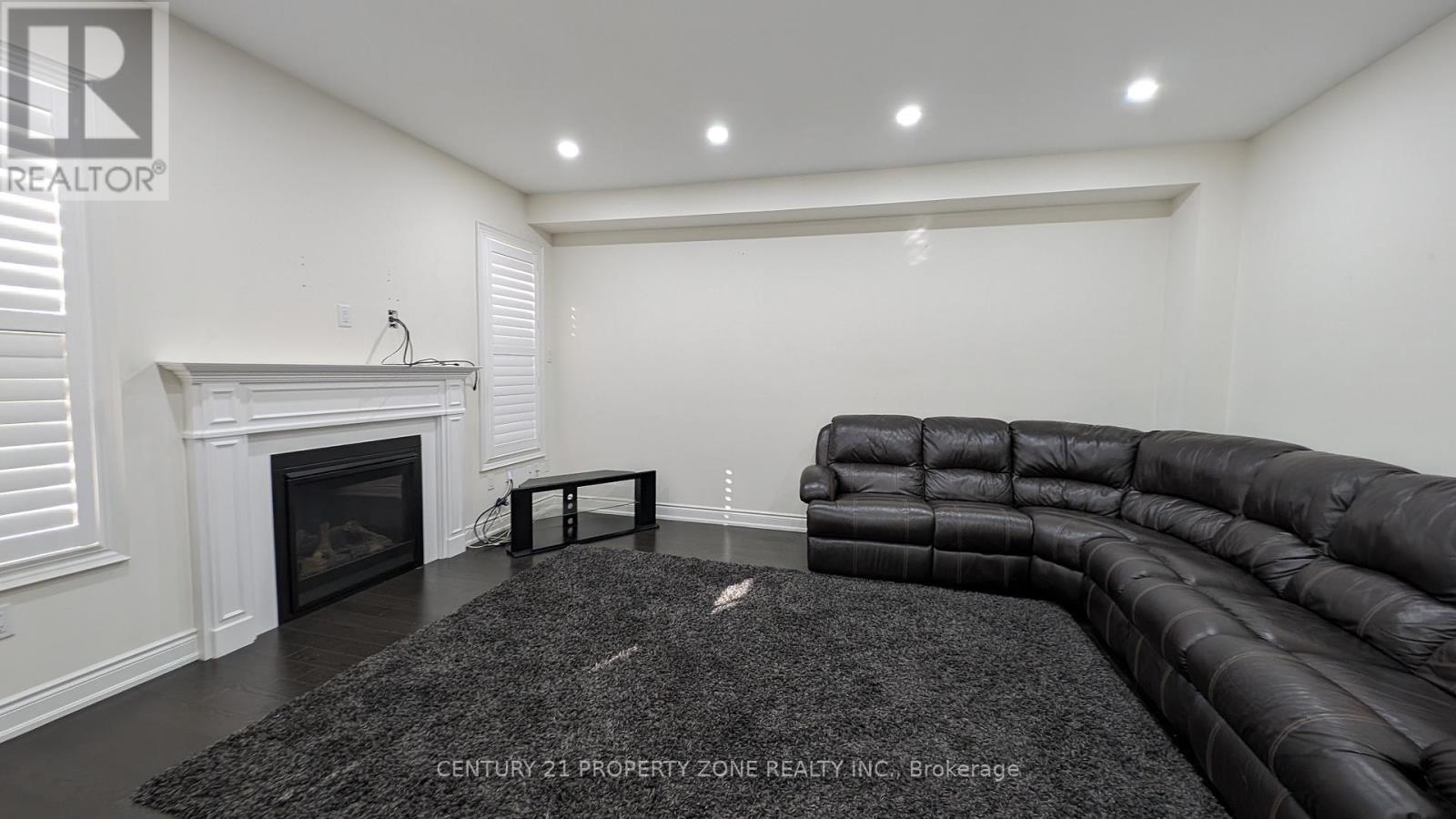 Upper - 10 Goderich Drive, Brampton, Ontario  L7A 5A7 - Photo 13 - W12471256