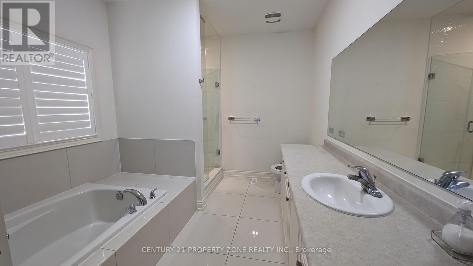 Upper - 10 Goderich Drive, Brampton, Ontario  L7A 5A7 - Photo 18 - W12471256