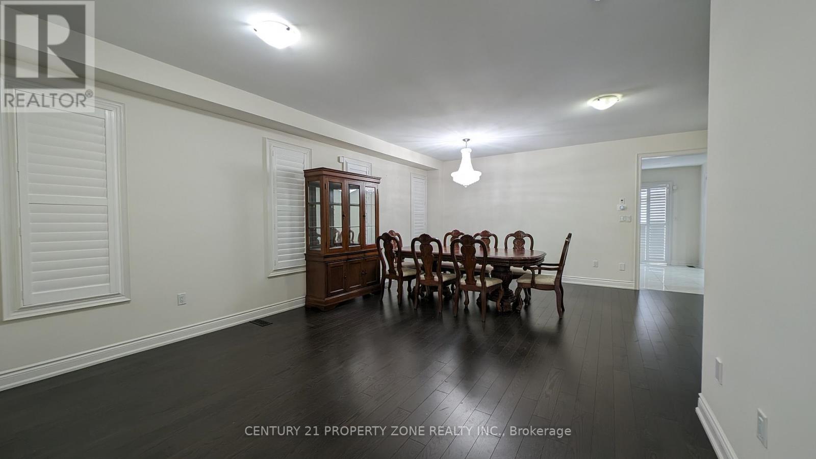Upper - 10 Goderich Drive, Brampton, Ontario  L7A 5A7 - Photo 6 - W12471256