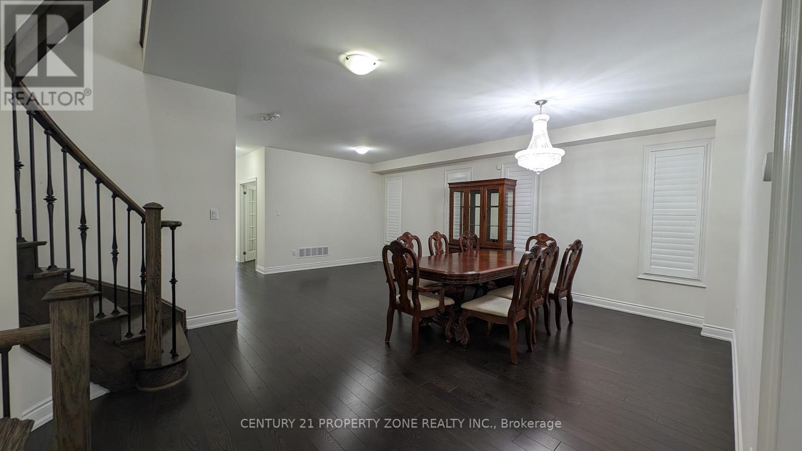 Upper - 10 Goderich Drive, Brampton, Ontario  L7A 5A7 - Photo 7 - W12471256