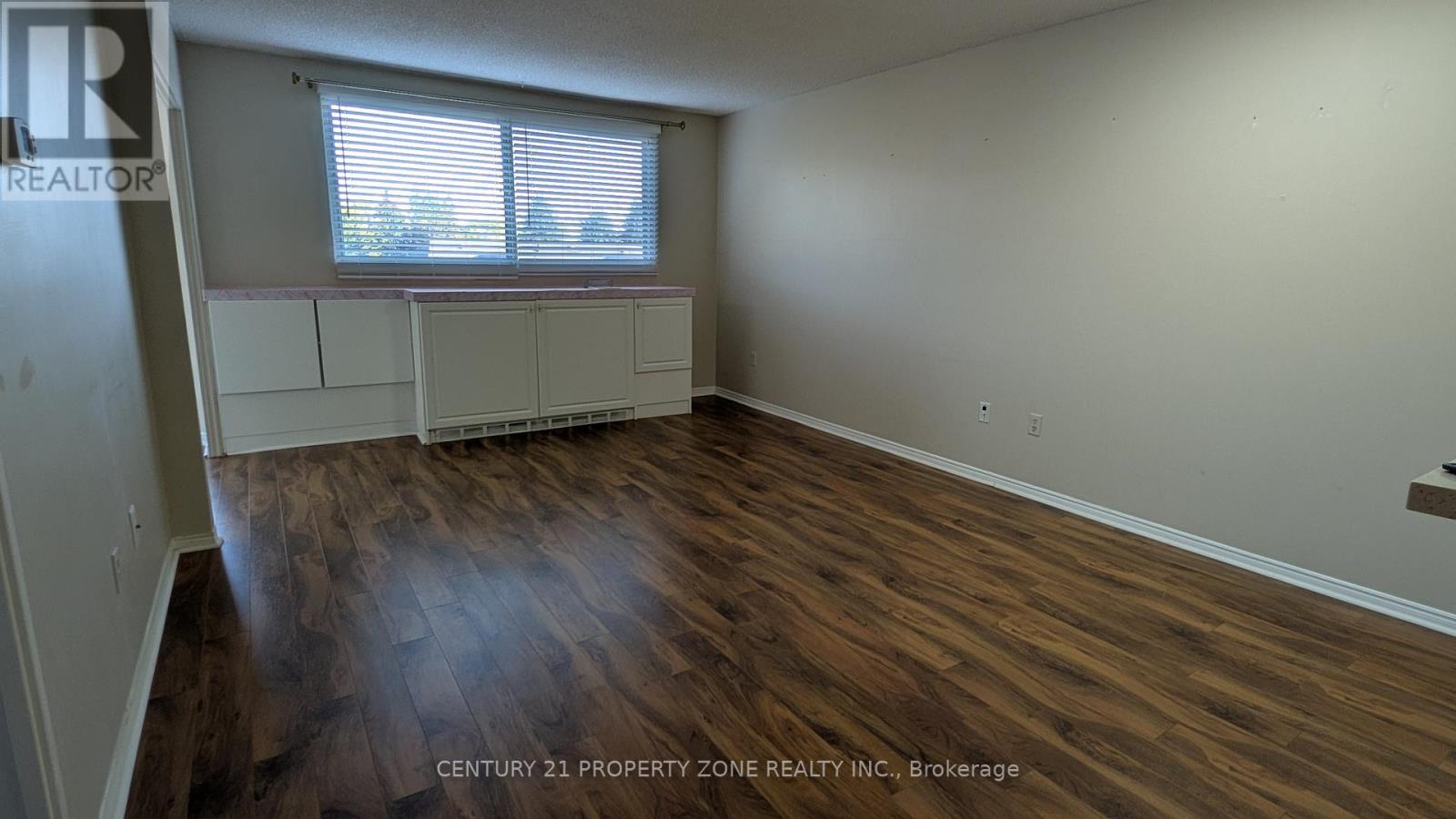 403 - 8351 Mclaughlin Road S, Brampton, Ontario  L6Y 4H8 - Photo 3 - W12471263