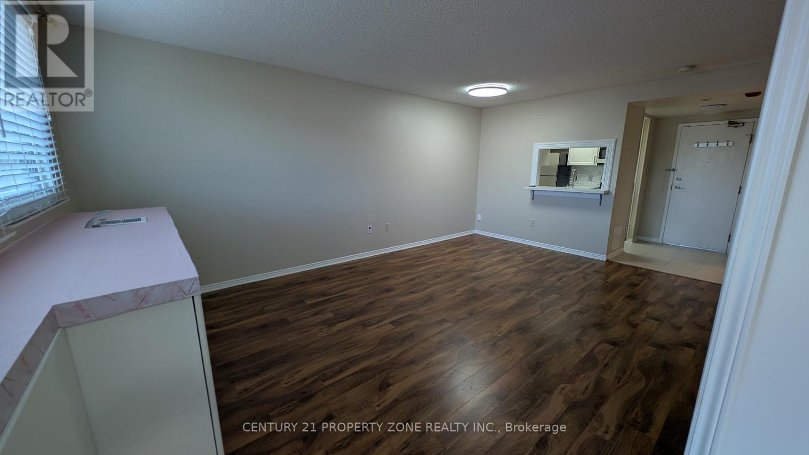 403 - 8351 Mclaughlin Road S, Brampton, Ontario  L6Y 4H8 - Photo 4 - W12471263