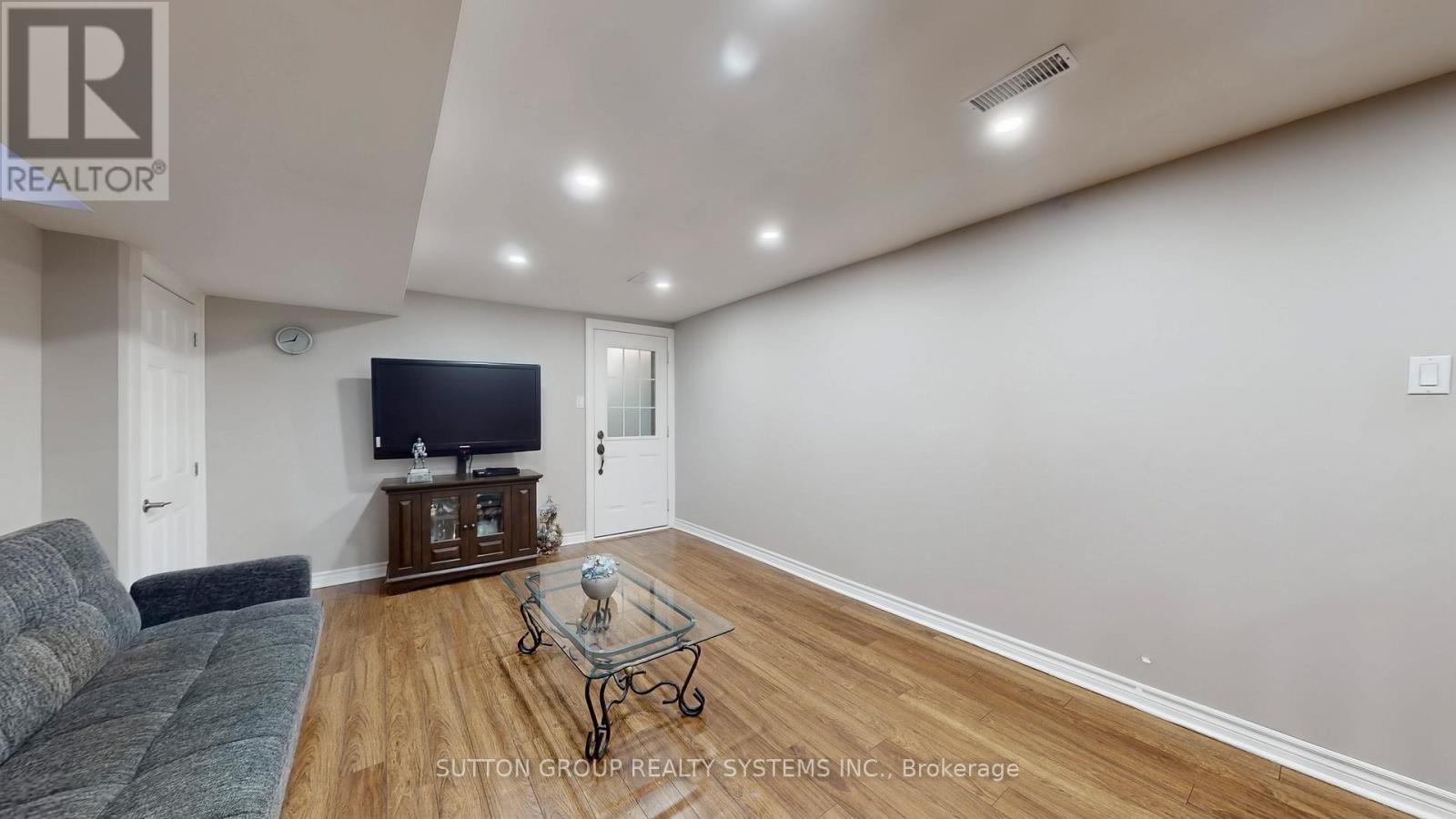 24 Chambers Avenue, Toronto, Ontario  M6N 3L9 - Photo 16 - W12471286