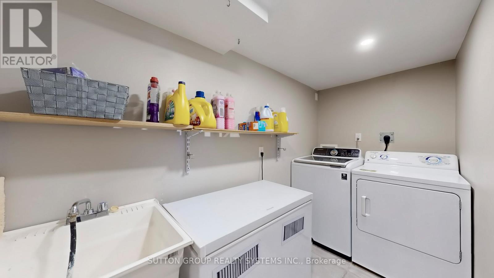 24 Chambers Avenue, Toronto, Ontario  M6N 3L9 - Photo 18 - W12471286