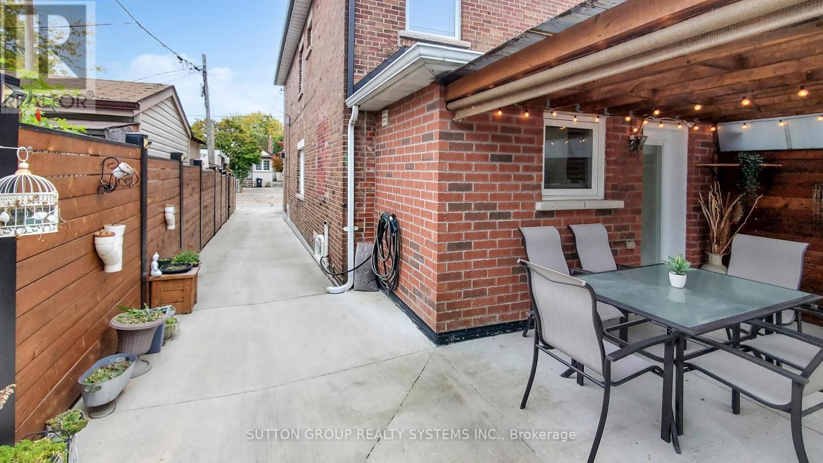 24 Chambers Avenue, Toronto, Ontario  M6N 3L9 - Photo 25 - W12471286