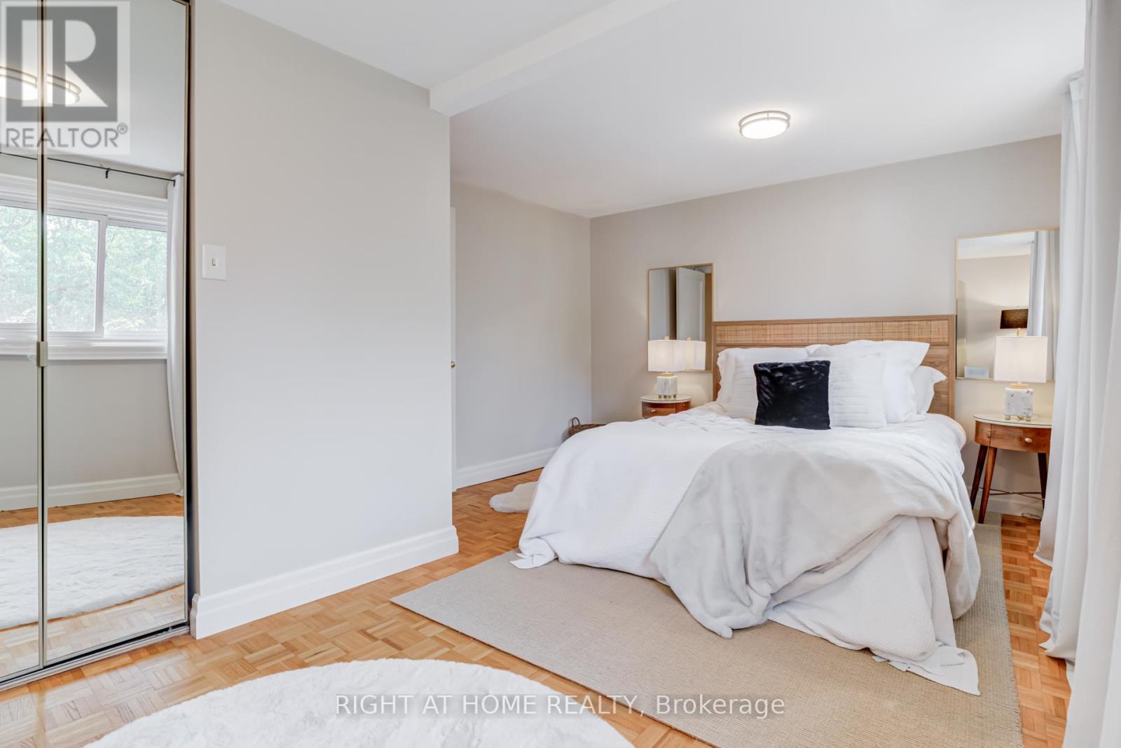 9 - 2067 Marine Drive, Oakville, Ontario  L6L 1B8 - Photo 11 - W12471297