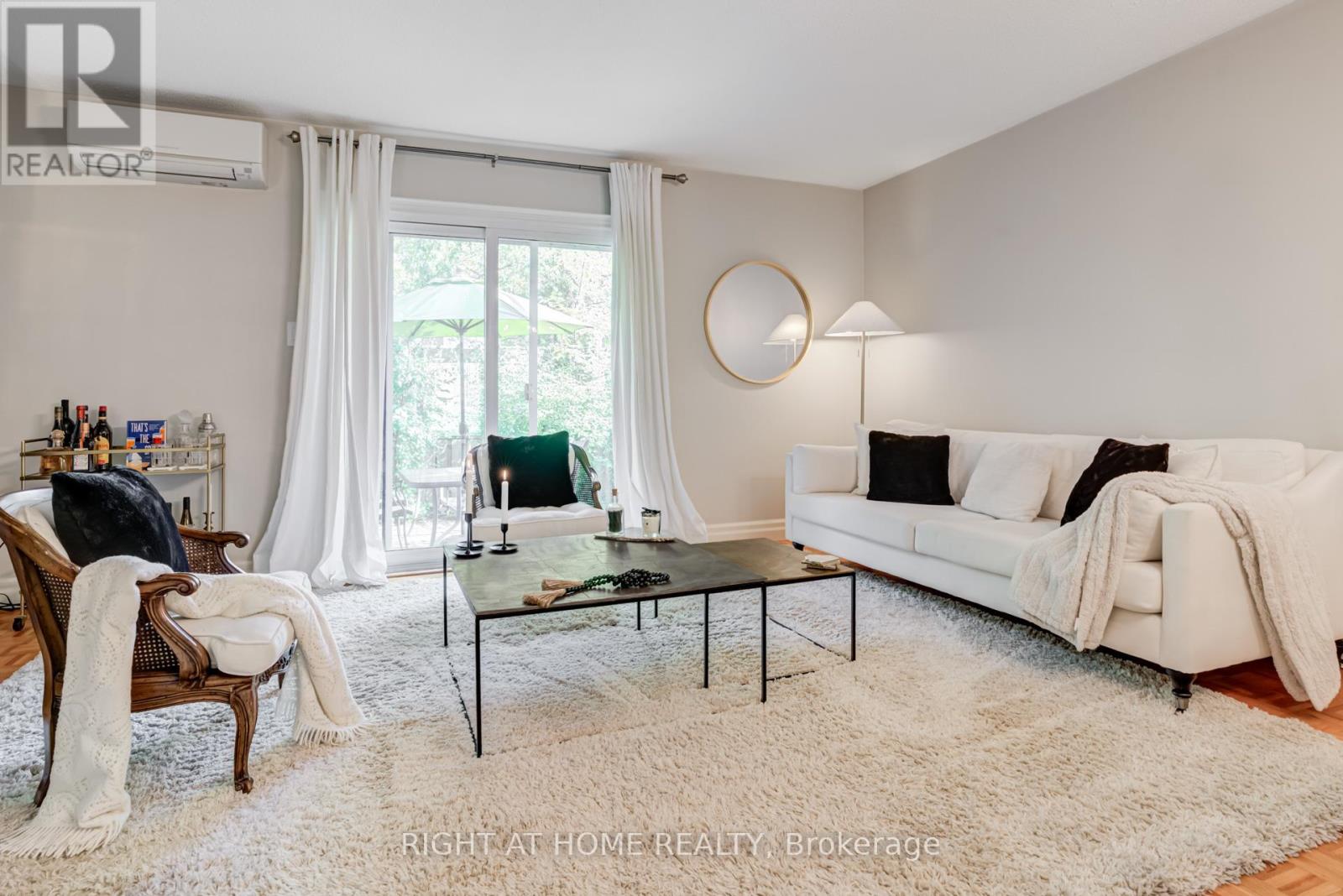 9 - 2067 Marine Drive, Oakville, Ontario  L6L 1B8 - Photo 8 - W12471297