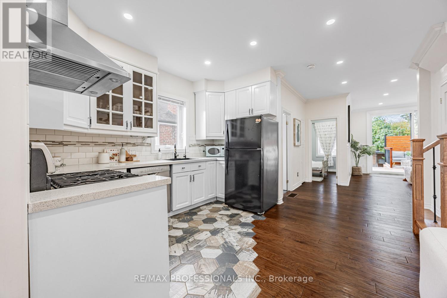 56 Parker Avenue, Toronto, Ontario  M8Z 4L8 - Photo 12 - W12471302