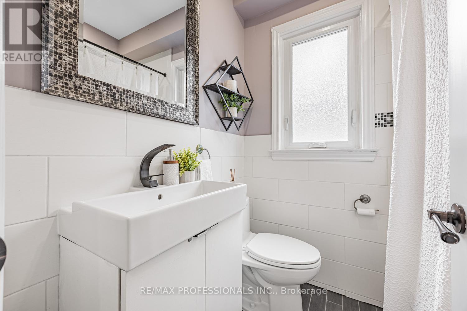 56 Parker Avenue, Toronto, Ontario  M8Z 4L8 - Photo 18 - W12471302