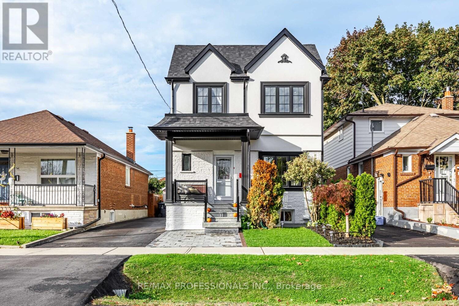 56 Parker Avenue, Toronto, Ontario  M8Z 4L8 - Photo 4 - W12471302