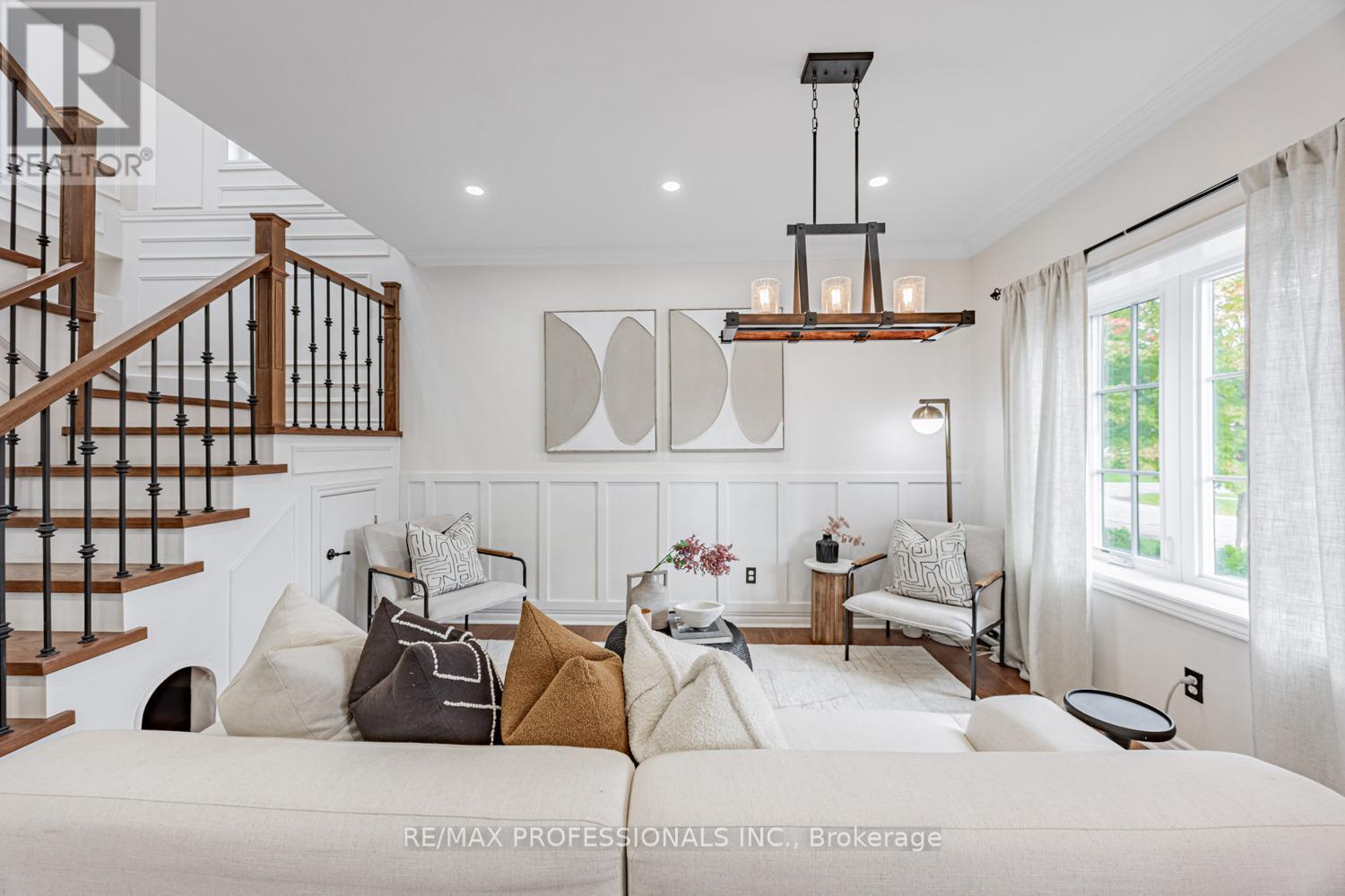 56 Parker Avenue, Toronto, Ontario  M8Z 4L8 - Photo 7 - W12471302