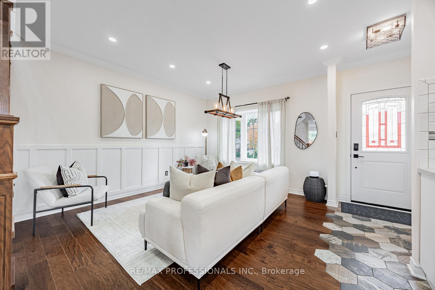 56 Parker Avenue, Toronto, Ontario  M8Z 4L8 - Photo 8 - W12471302