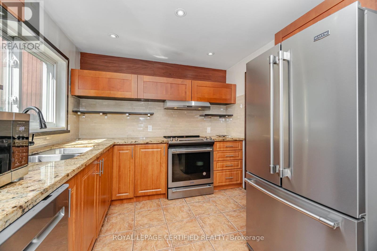 13 Hilldowntree Trail, Brampton, Ontario  L6S 1P7 - Photo 2 - W12471315